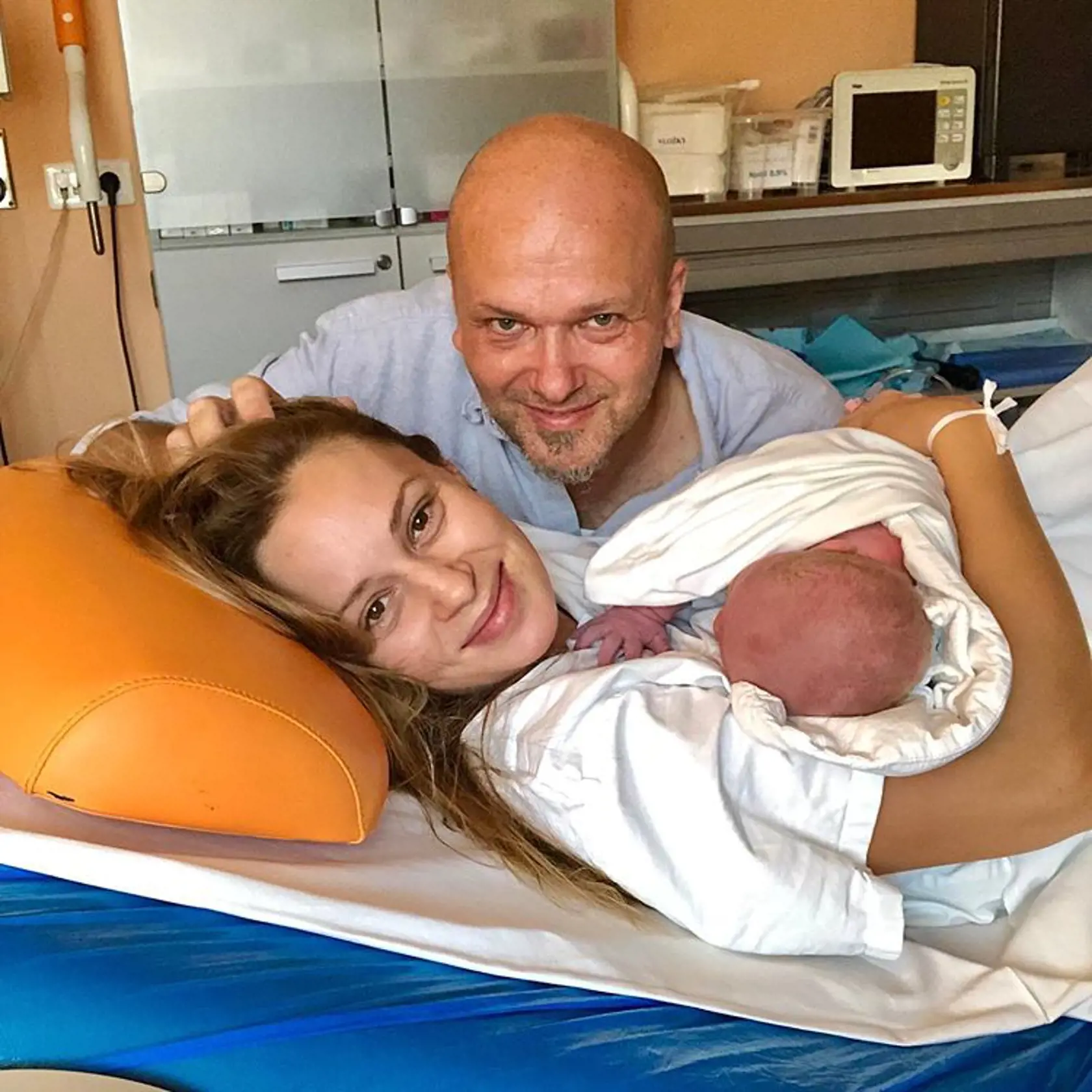 Mária Čírová s manželom a tretím dieťaťom