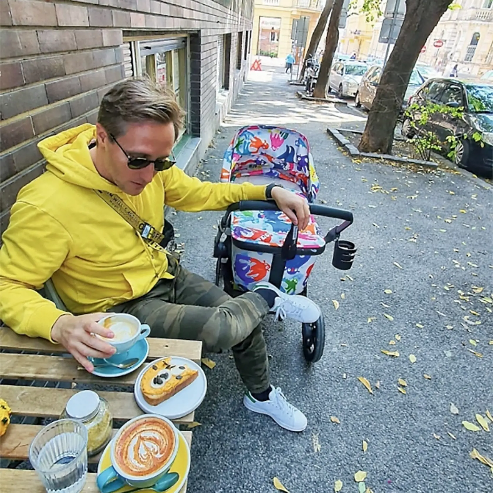 S dcérkou chodieva aj na prechádzky.