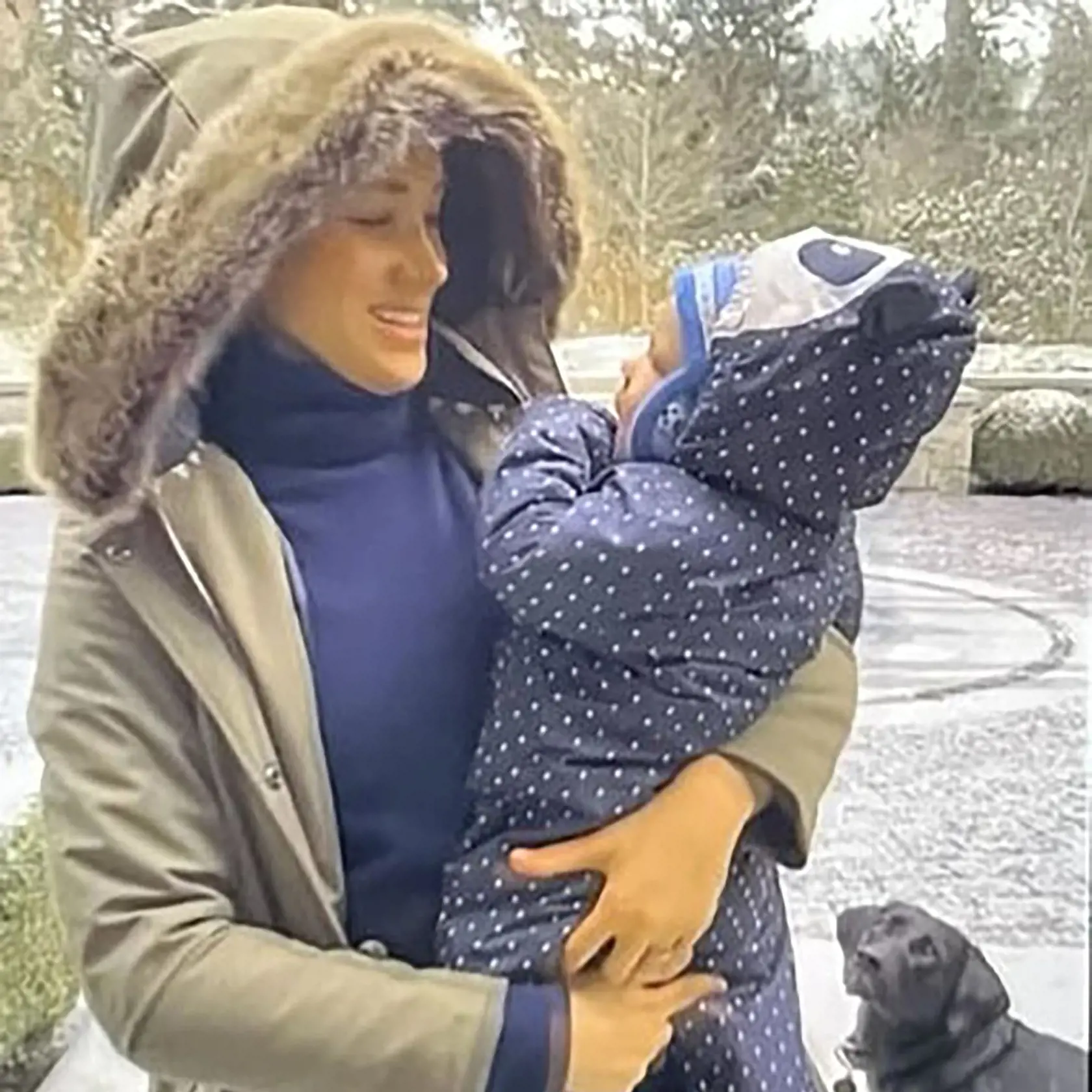 Harry a Meghan zverejnili doteraz nepublikované fotografie dcérky Lilibet