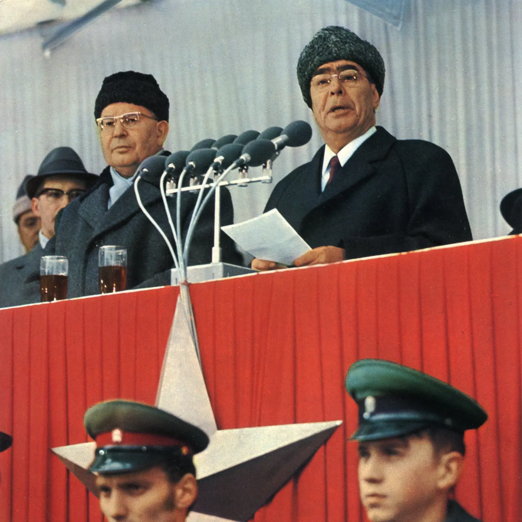 Komunistickí predstavitelia Brežnev Leonid Iľjič a Husák Gustáv (24.2.1973).