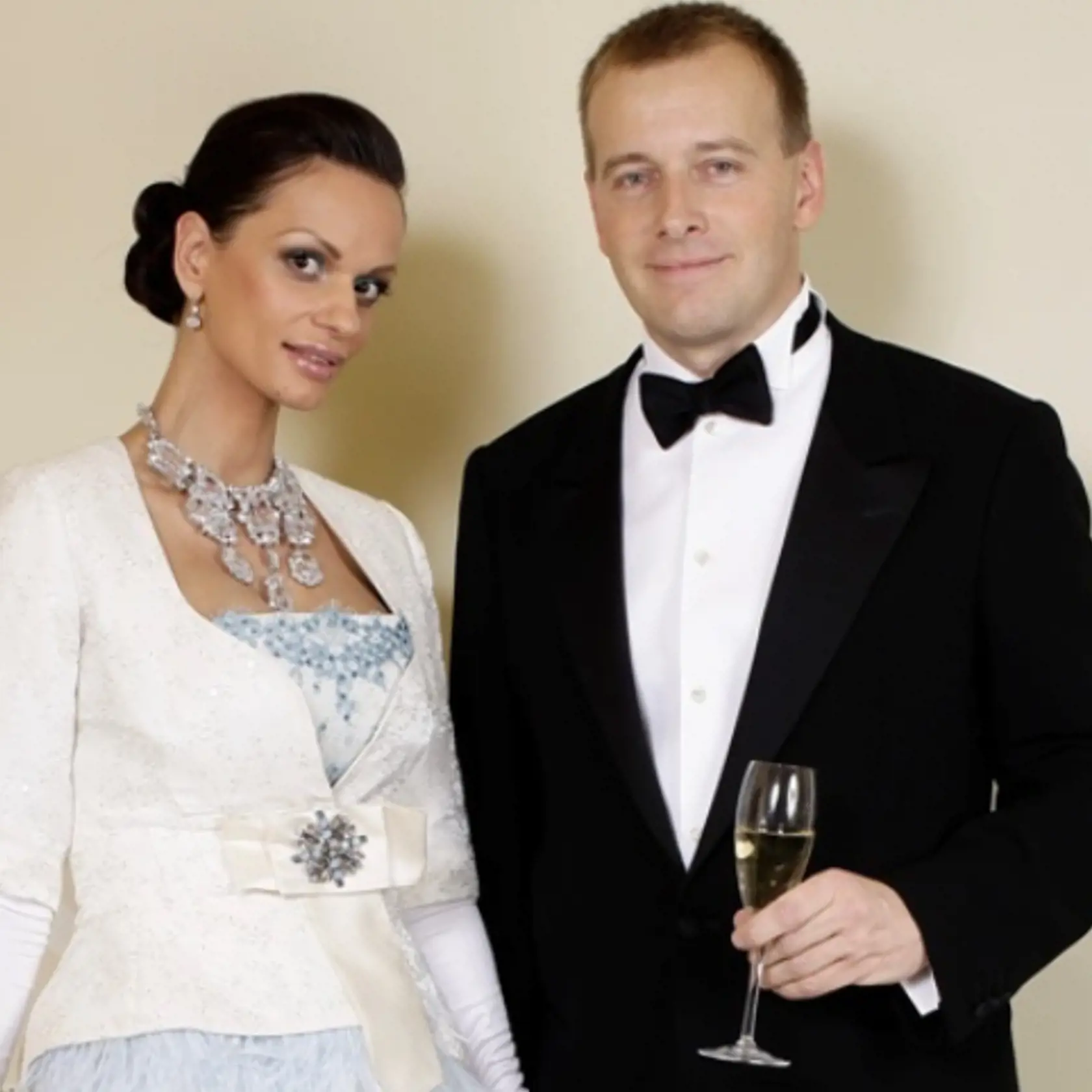 Potom nasledovalo obdobie siedmych rokov od roku 2010 až po rok 2016, kde mu partnerku robila bývalá playmate Andrea Heringhová, ktorá sa v roku 2010 na ples tak tešila, že naň išla iba Osem dní po pôrode svoje dcérky Sary Zoe.. 