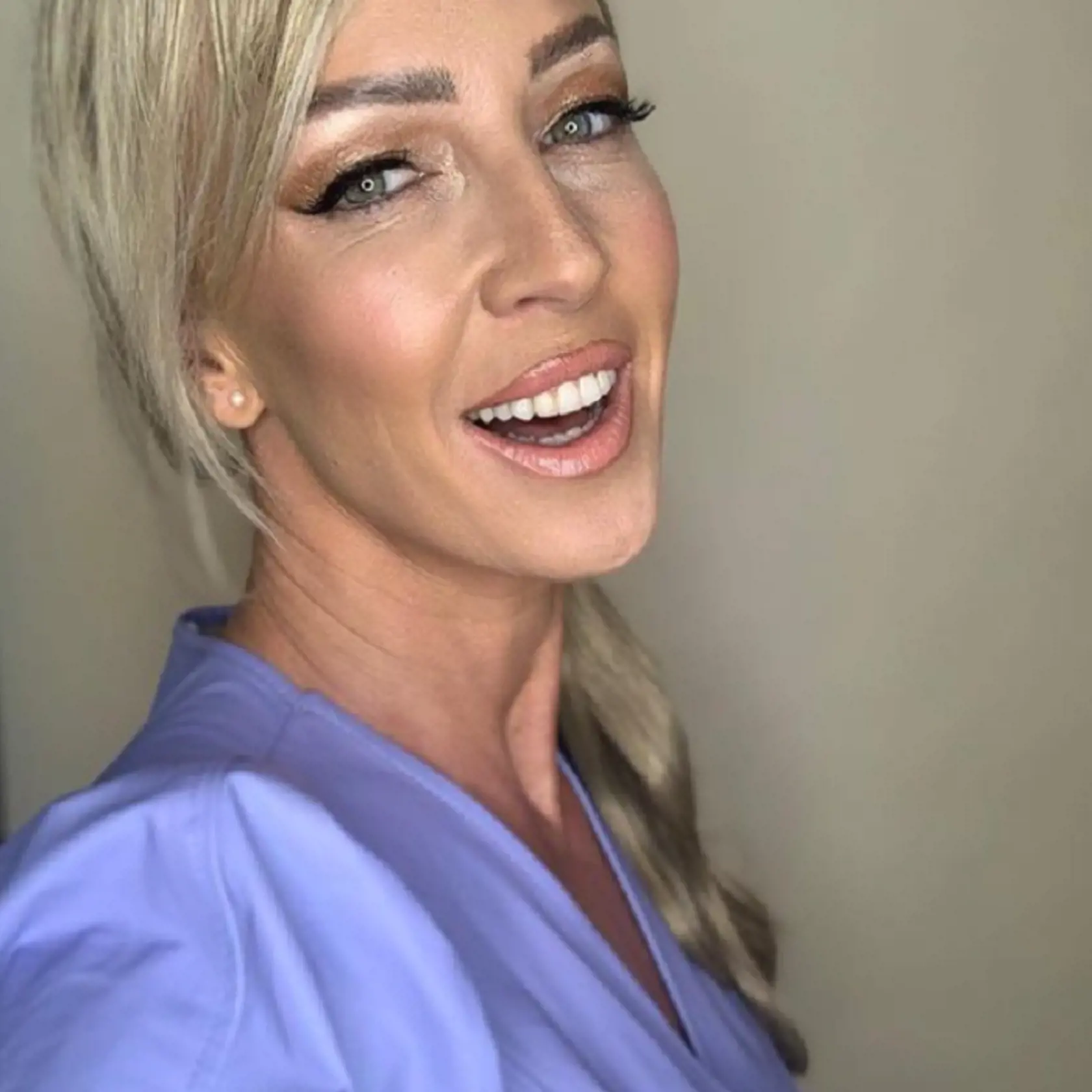 Zuzana Belohorcová odhodila šaty.