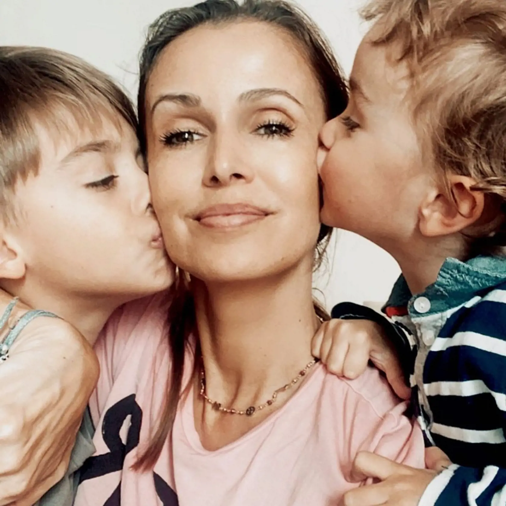 Moderátorka Lenka Šóošová je zodpovedná mama. Myslí na svoje zdravie, i na zdravie oboch synov.