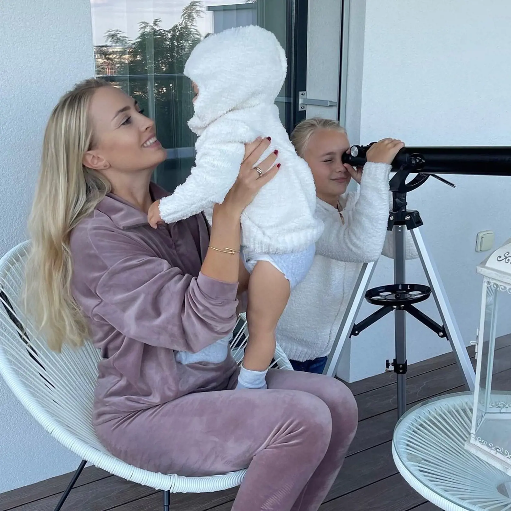 Barbora Krajčírová s deťmi