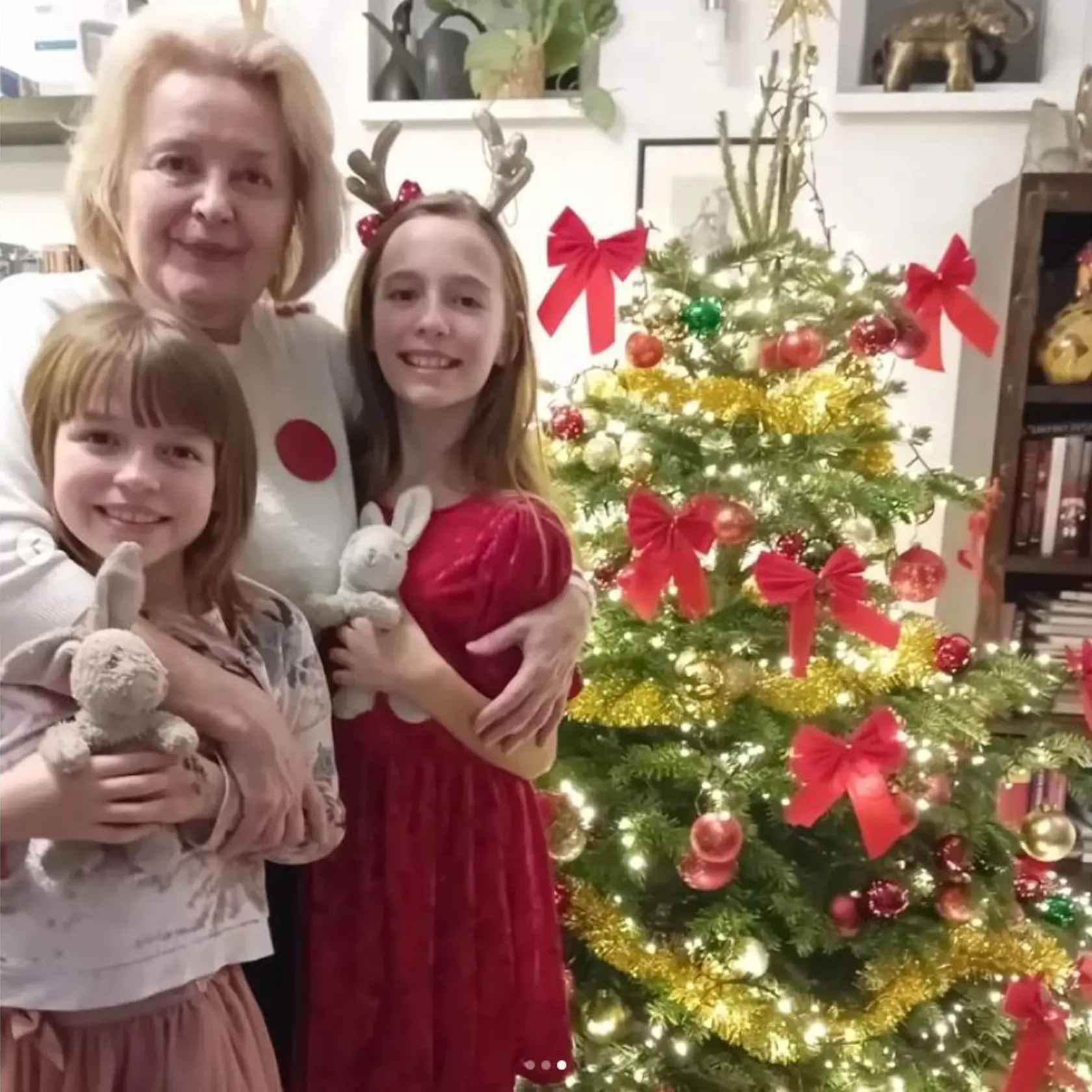 Hana Lasicová sa pochválila fotkami z Vianoce, na zábere jej dcéry s babkou.