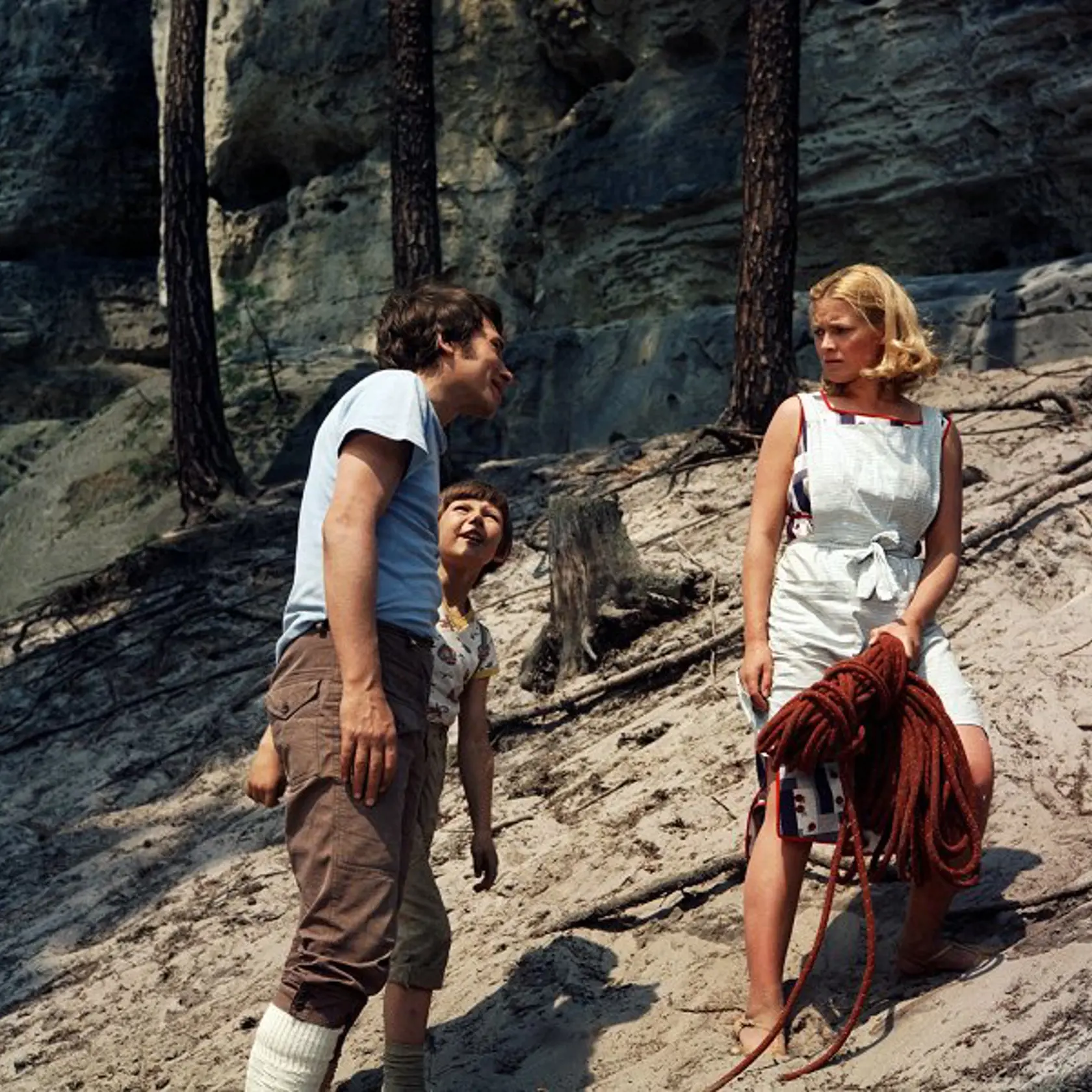 Film Jak dostat tatínka do polepšovny ohromil aj vychýrený medzinárodný festival v Monte Carle. Odborná porota vyhlásila, že Tomáš Holý v úlohe Vaška je najlepším detským hercom od čias Shirley Templovej. Na počesť Marie Poledňákovej usporiadala porota slávnostný obed. Film dostal hlavnú cenu Zlatá nymfa a cenu Cine del Duca, ktorá sa udeľuje režisérom do 30 rokov, hoci Poledňáková mala už 37.