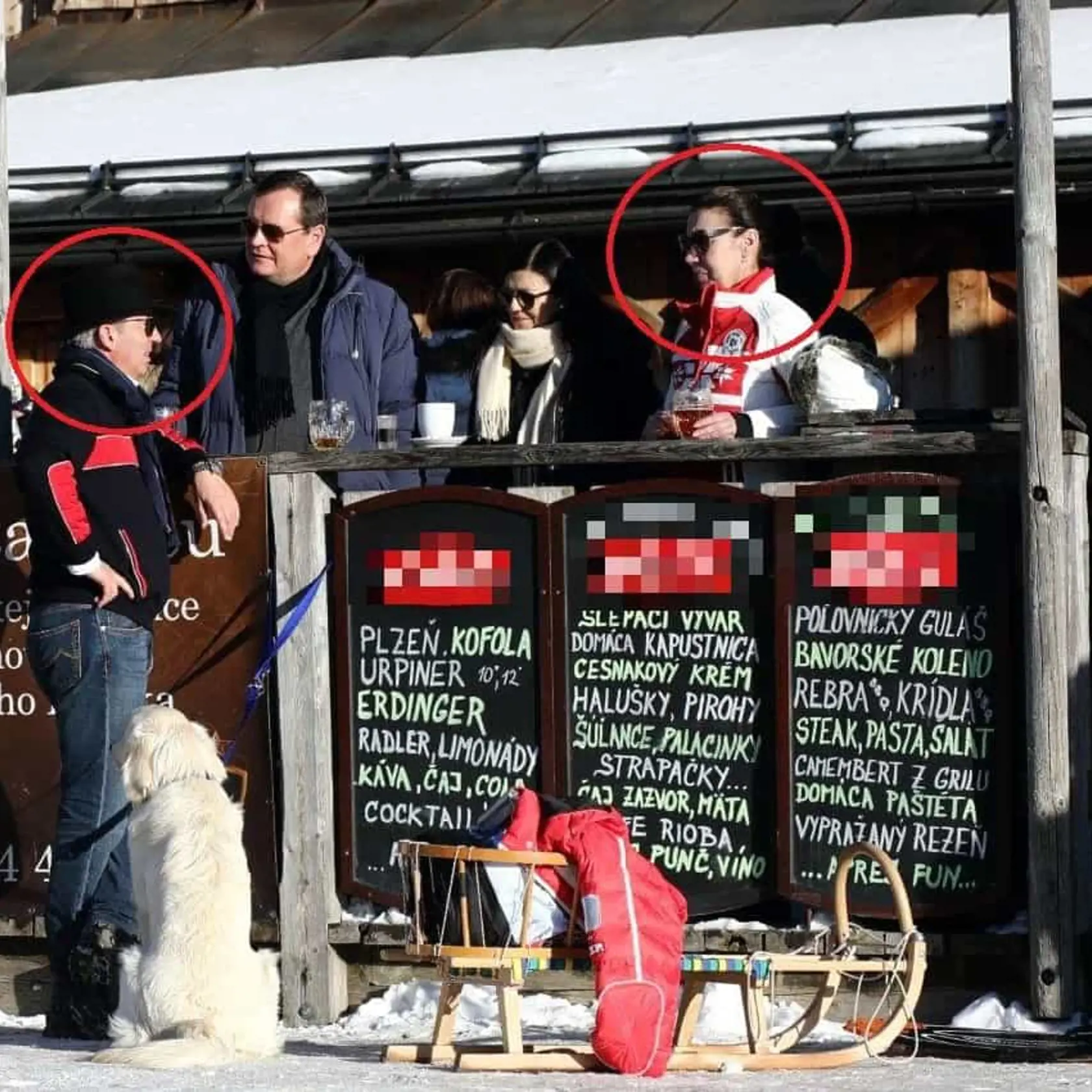 Manželia stále výchádzajú dobre. Nedávno boli spolu na lyžovačke na Donovaloch.