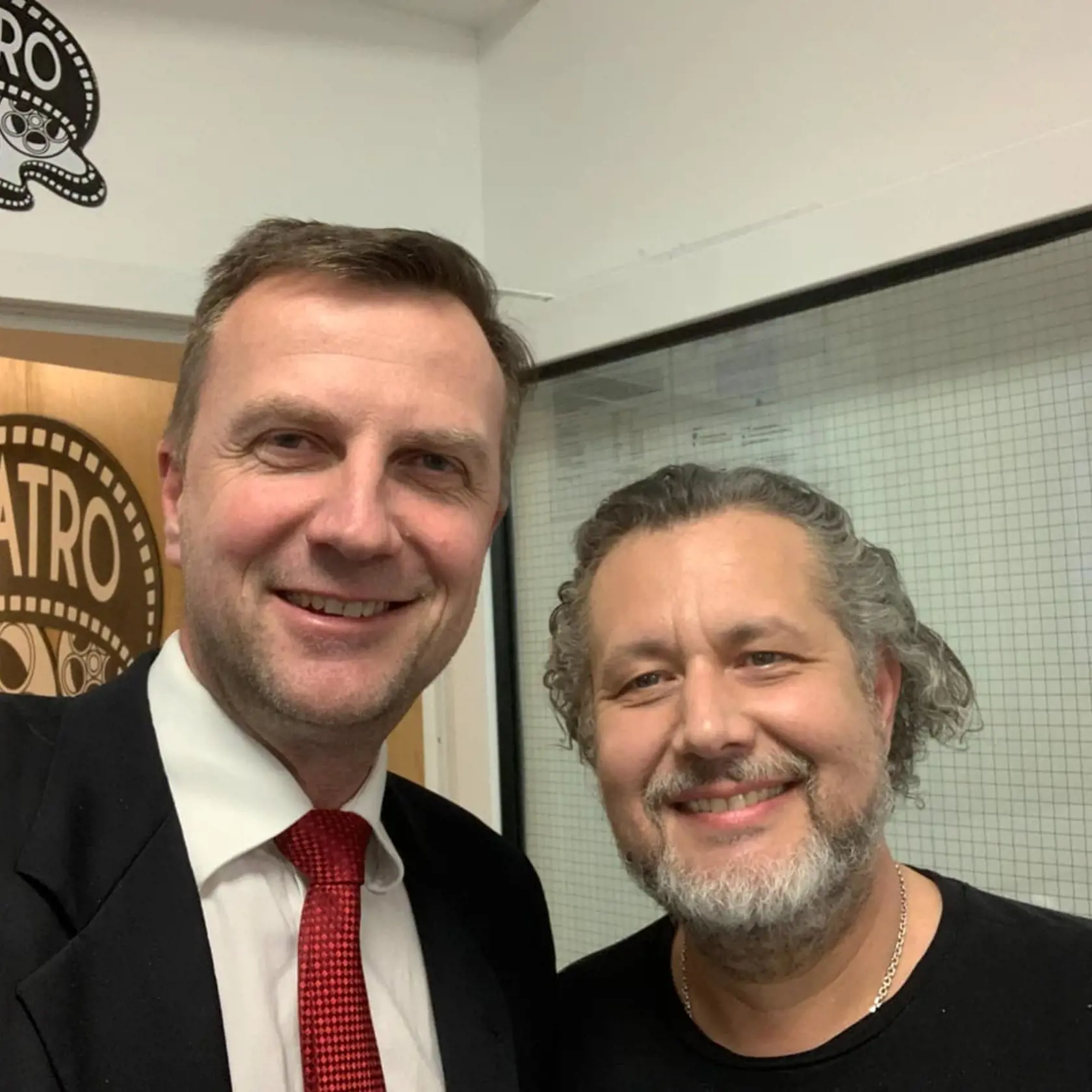 Ani naša tenisová legenda Karol Kučera (vľavo) sa nestotožnil s novým šatom slovenskej hymny, ktorý má na svedomí hudobník Oskar Rózsa (vpravo).