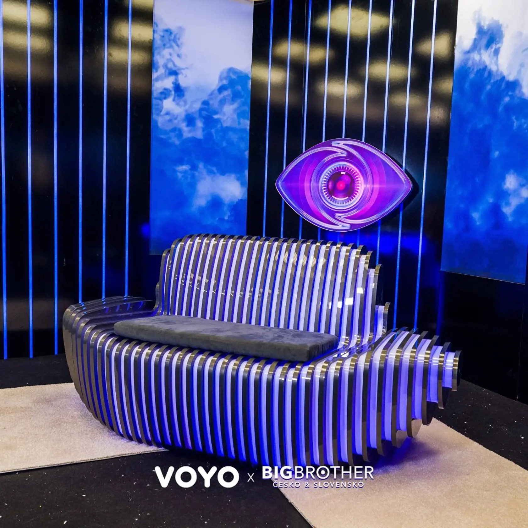 Takto vyzerá vila v novej šou Big Brother. Ako prví ju otestovali influenceri. Moderátor programu neodolal a skočil do bazéna rybičku.
