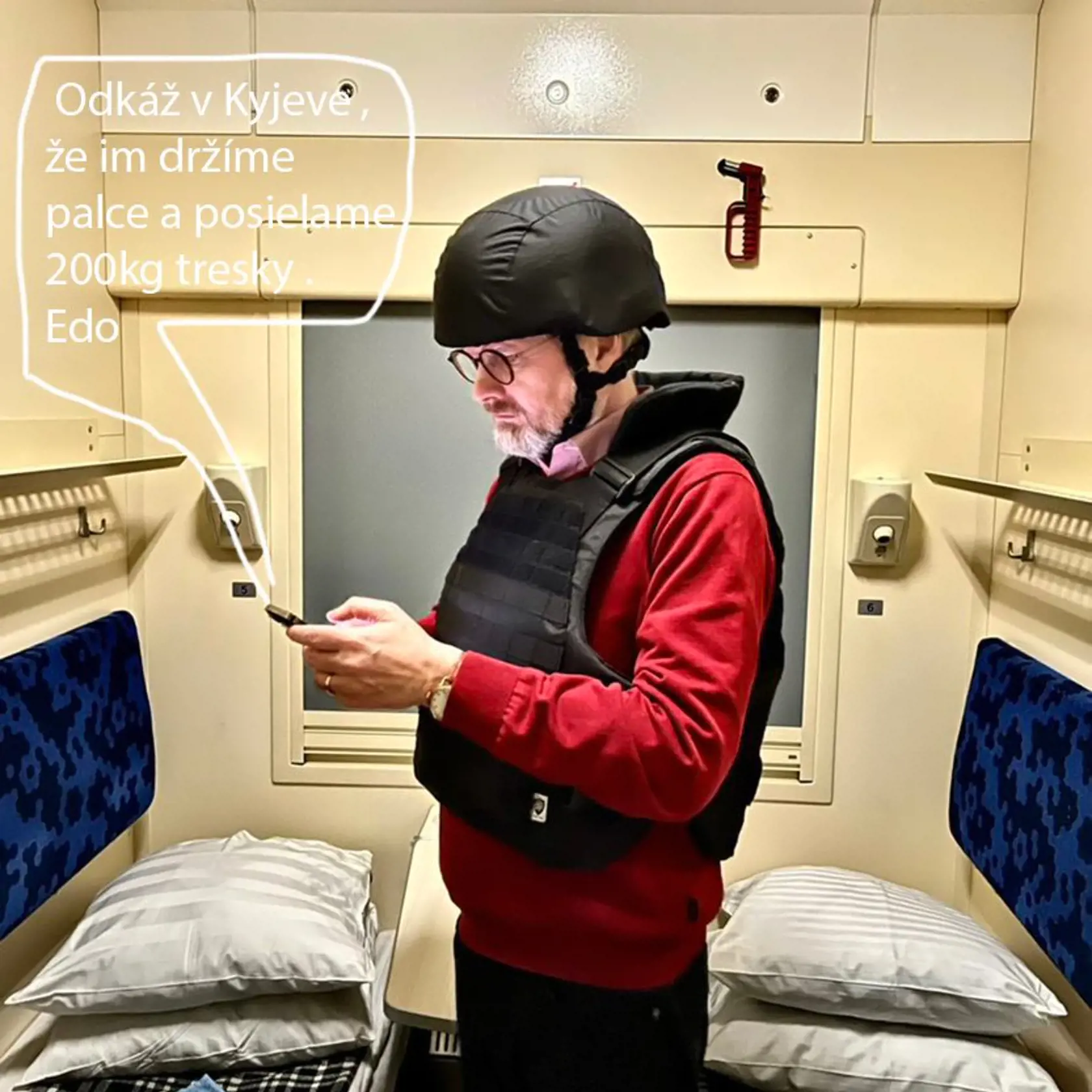 Eduard Heger sa podľa internetových vtipkárov snažil zachrániť situáciu...