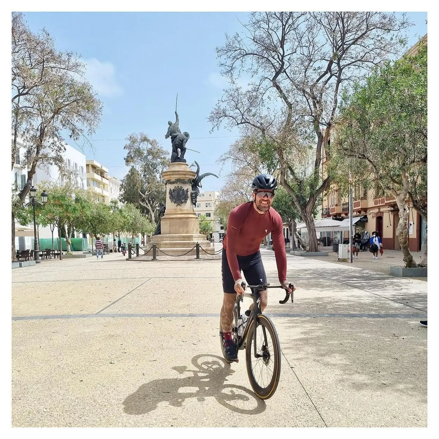 Filip Šebo na Ibize pravidelne prevetráva bicykel.