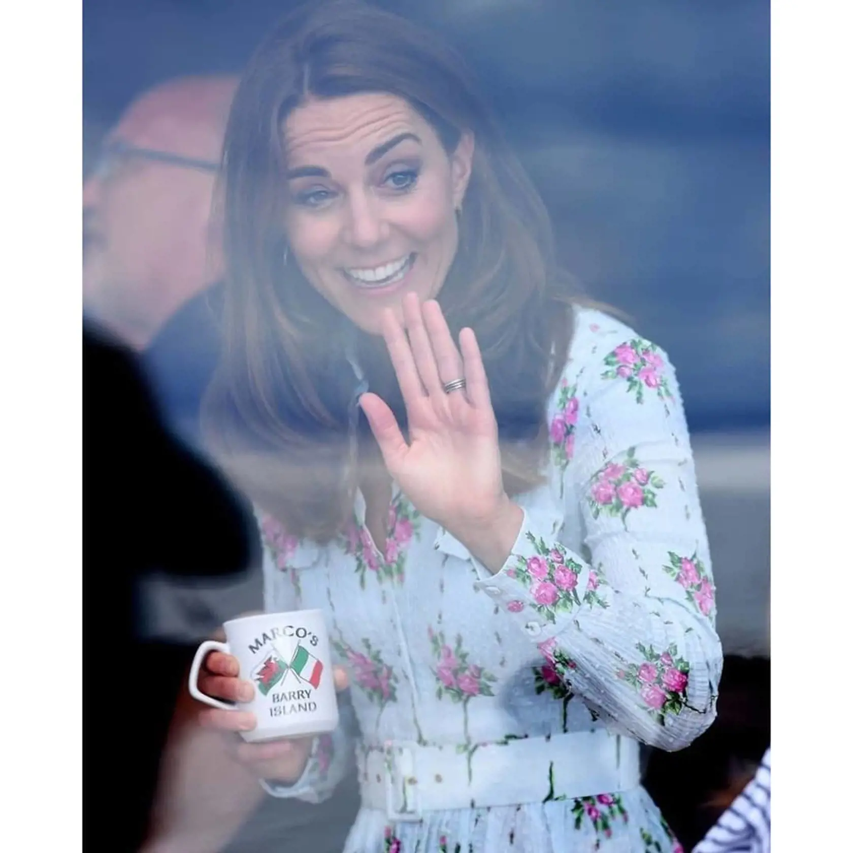 Kate s Williamom na záberoch akoby omladli o dobrých desať rokov. Neváhali vyskúšať ani výherné automaty, v ktorých sa Kate snažila uloviť chutné plyšové zvieratko.