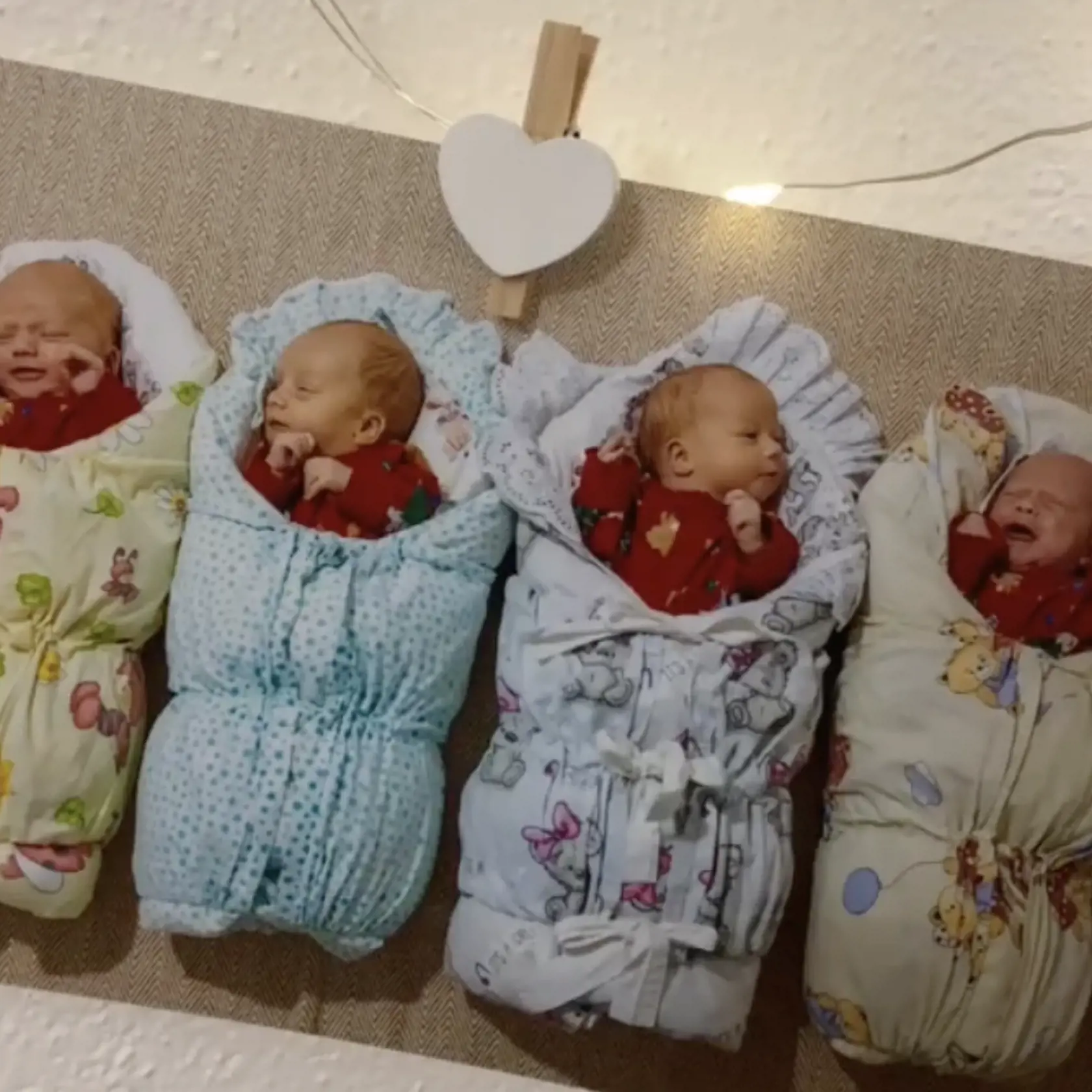 Veronika si z pôrodnice priviezli štyri malé uzlíčky.