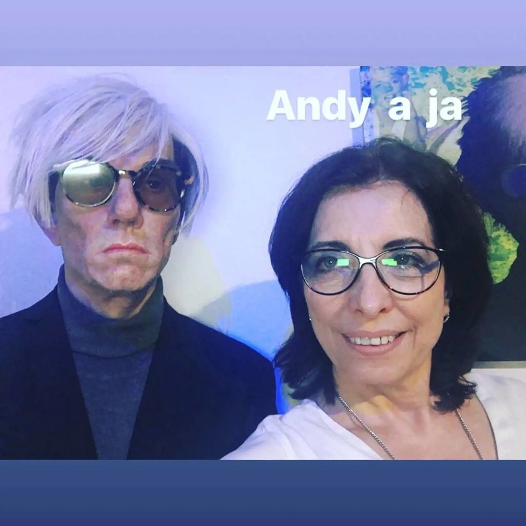 Poslankyňa Anna Zemanová sa vyfotila s figurínou slávneho umelca Andyho Warhola
