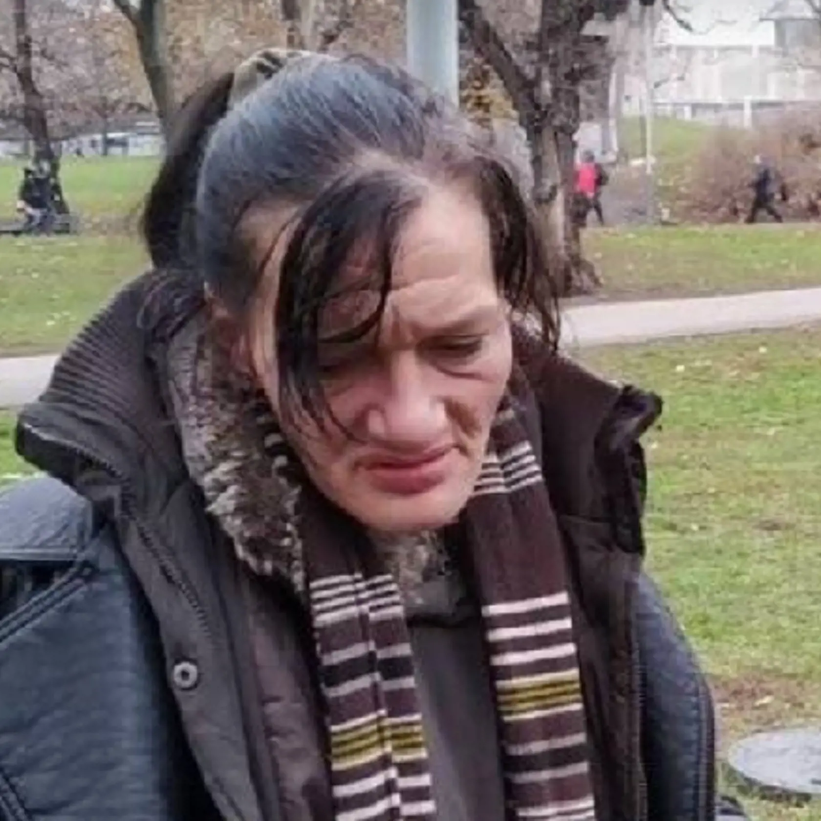 Narkomanka Katka žiaľ do dnešných dní berie drogy. Viac ako 20 rokov žije na ulici a v roku 2010 sa vzdala práv na svoju dcéru, ktorú vychováva jej stará mama.