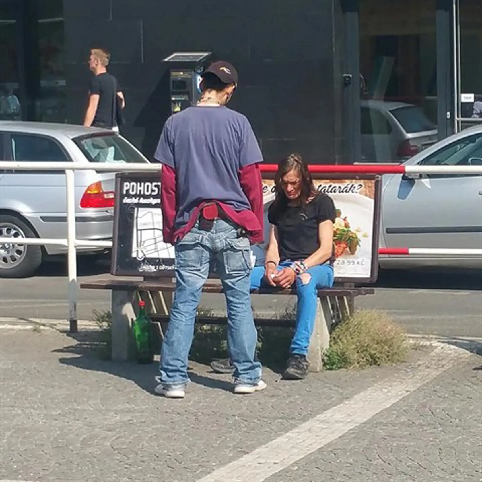 Narkomanka Katka žiaľ do dnešných dní berie drogy. Viac ako 20 rokov žije na ulici a v roku 2010 sa vzdala práv na svoju dcéru, ktorú vychováva jej stará mama.