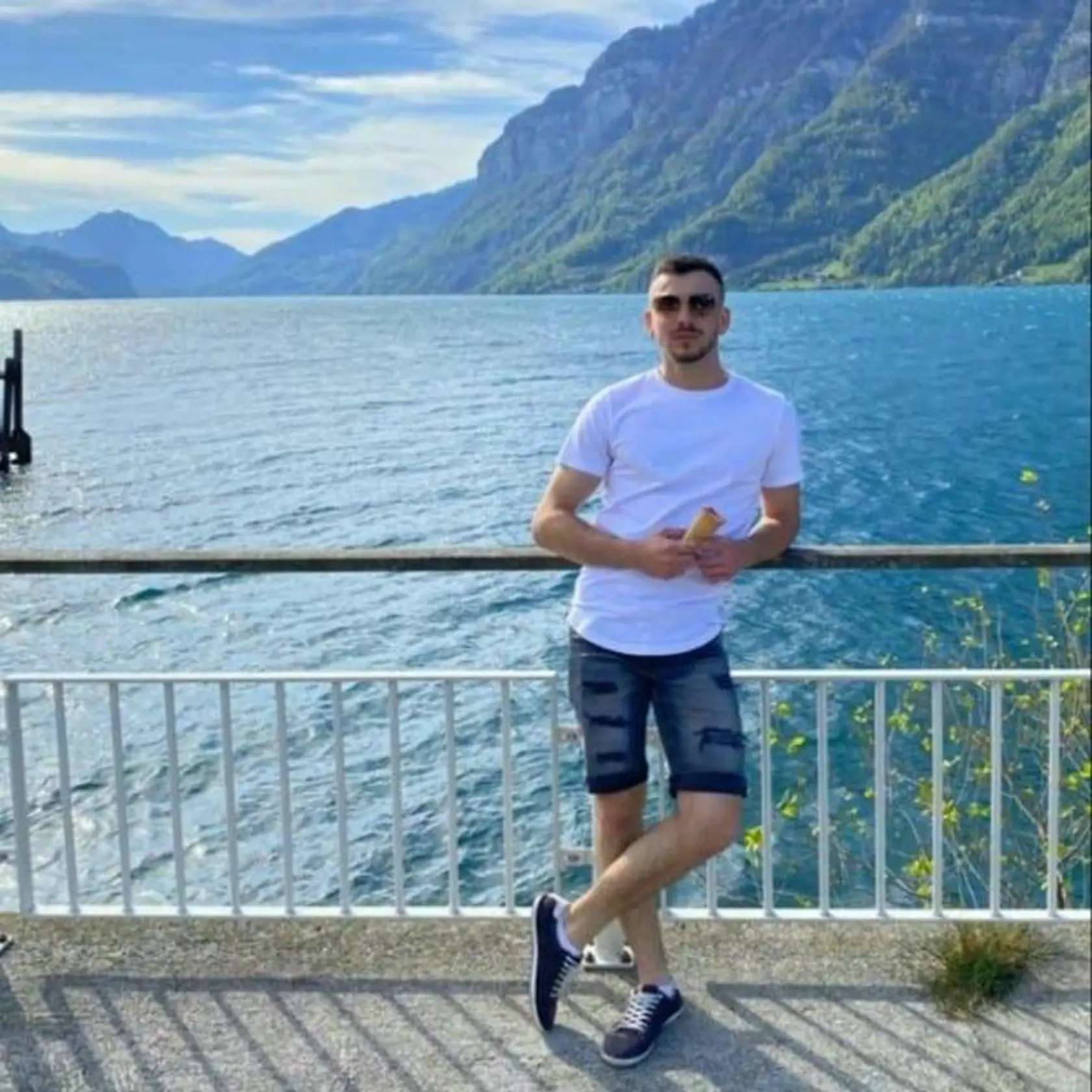 Syn Filip pracuje spolu so sestrou vo Švajčiarsku, ale s rodičmi sú deti v dennom kontakte.