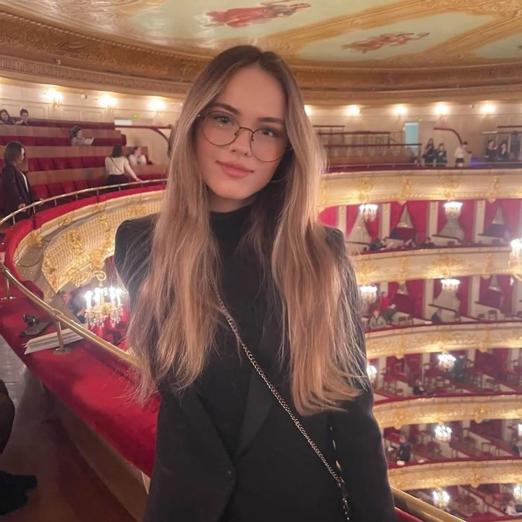 Kristina Pimenova je dnes prekrásna mladá žena. Má 19 rokov a pred sebou sľubnú kariéru modelky a herečky.