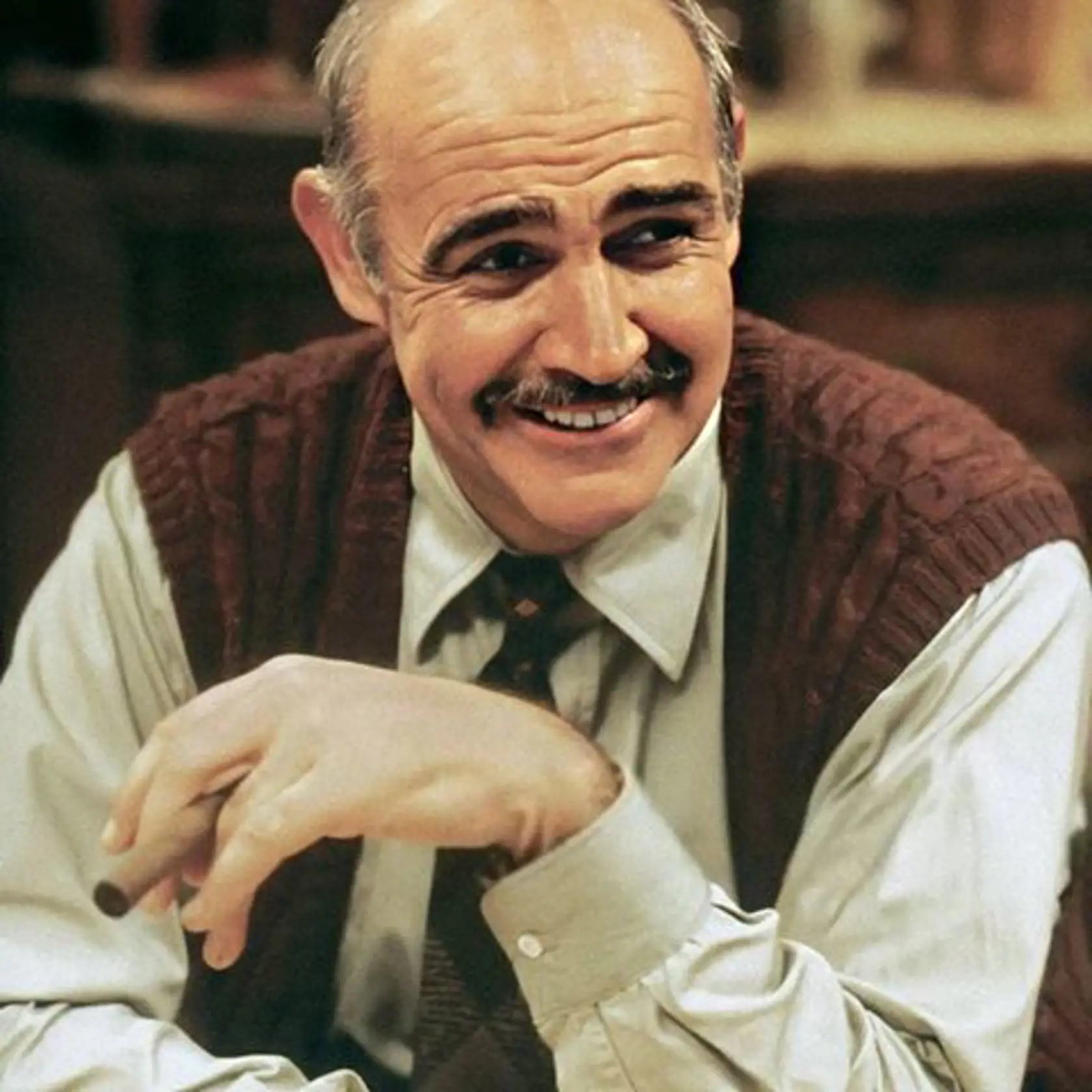 Po prvých malých úlohách v divadlách, televízii a filmoch prišla v roku 1962 ponuka stvárniť  Jamesa Bonda vo filme Dr. No a do roku 1983 sa Connery objavil v ďalších šiestich filmoch.