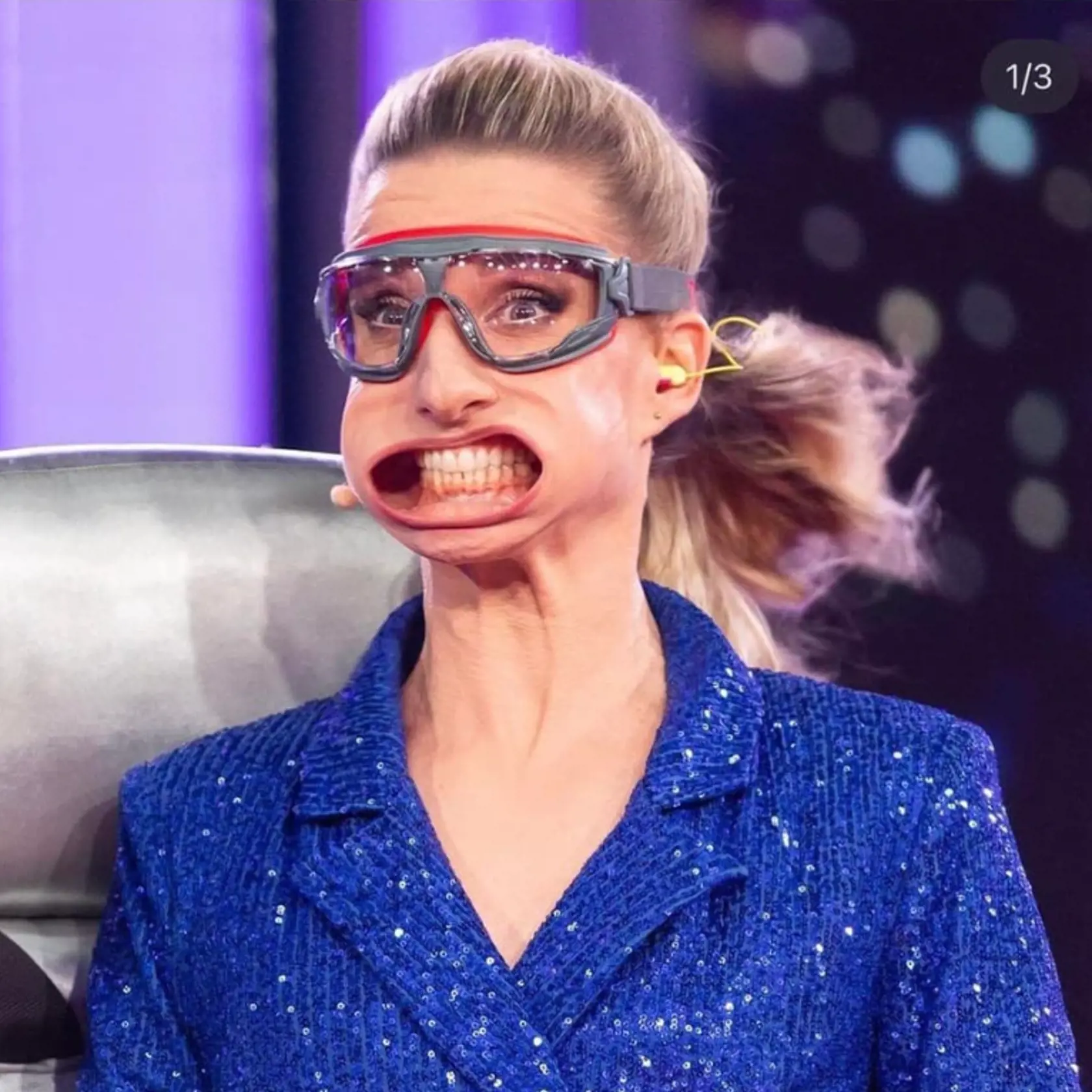 Adela v šou 2Na1.