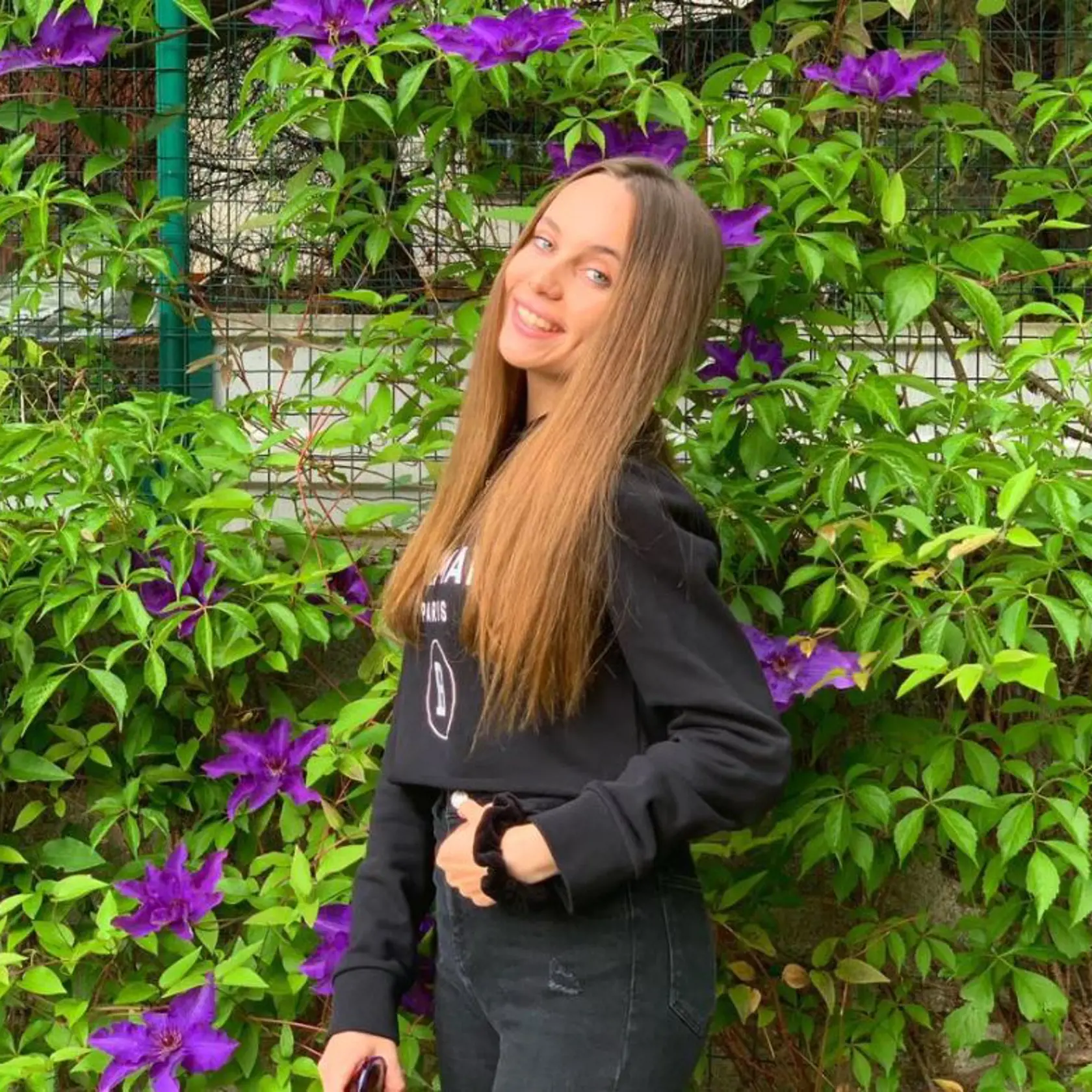 Zara Demitrová sa v minulosti venovala atletike. jej podoba s nebohým otcom je až zarážajúca.