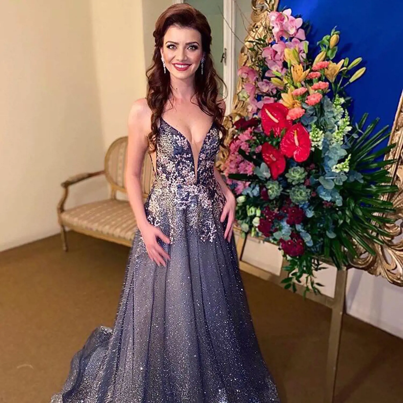Speváčka Ivana Regešová to s dekoltom tiež poriadne prehnala.