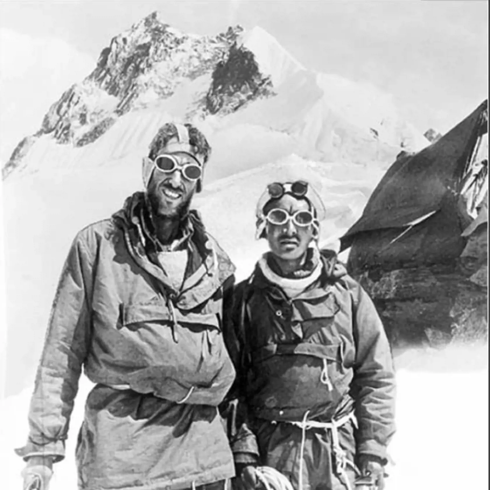 Edmund Hillary ako prvý pokoril najvyššiu horu sveta.