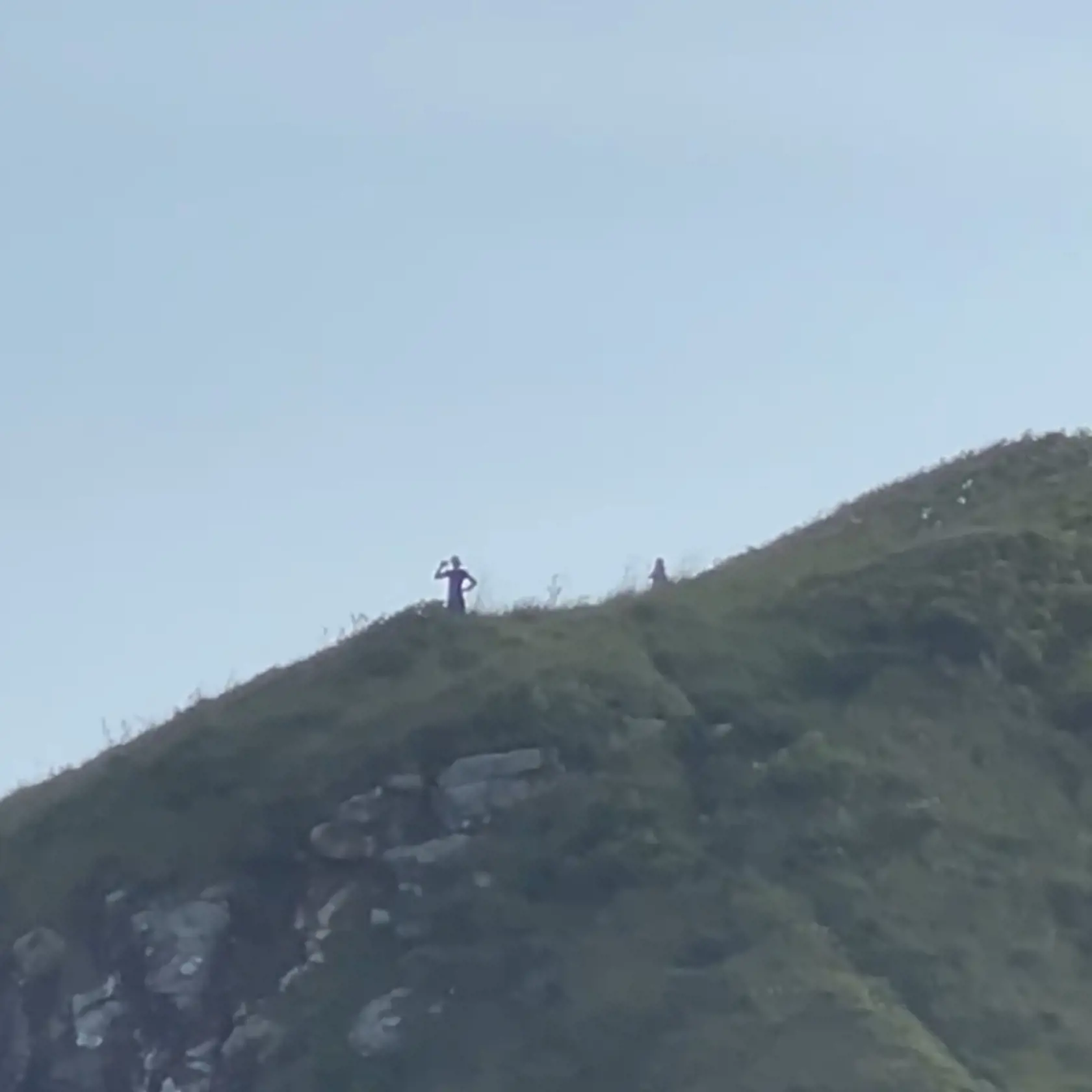 Brazília má za sebou históriu hlásených pozorovaní mimozemšťanov, pričom incident s UFO vo Varginhe v roku 1996 bol jedným z najpozoruhodnejších. Toto však predstavuje prvé podozrenie na pozorovanie mimozemšťanov na ostrove Ilha do Mel v histórii Brazílie.