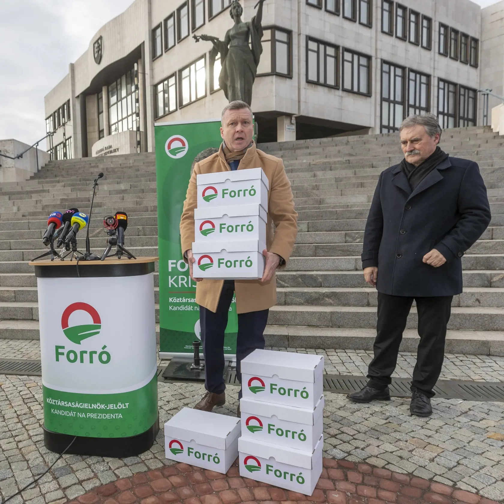 Prezidentom Slovenska chce byť aj Krisztián Forró.