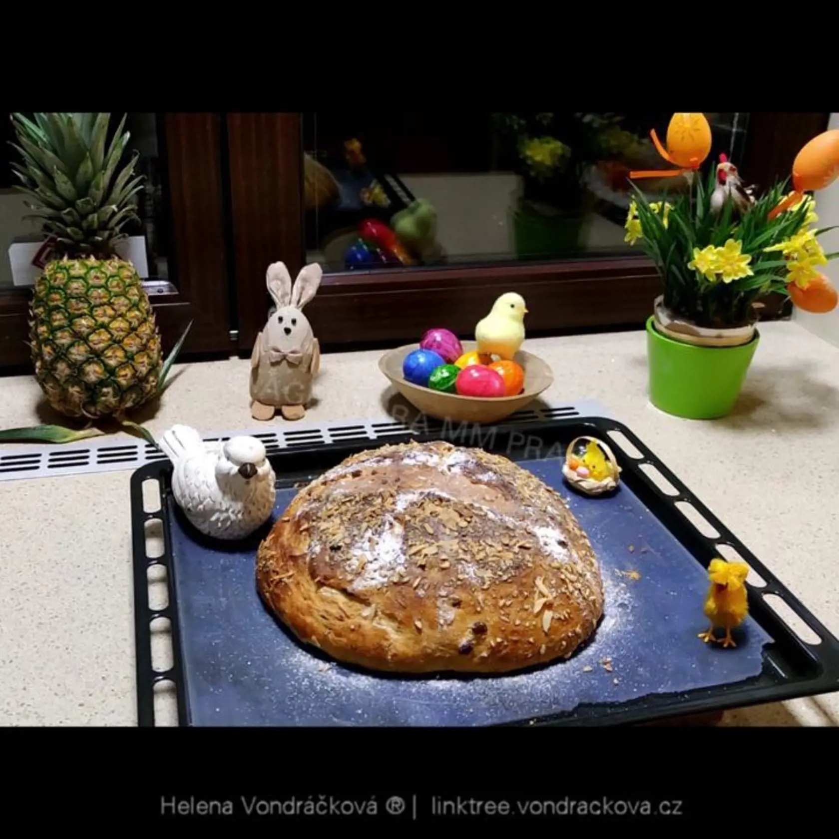 Na Veľkú noc pečie Helena Vondráčková tradičný mazanec.