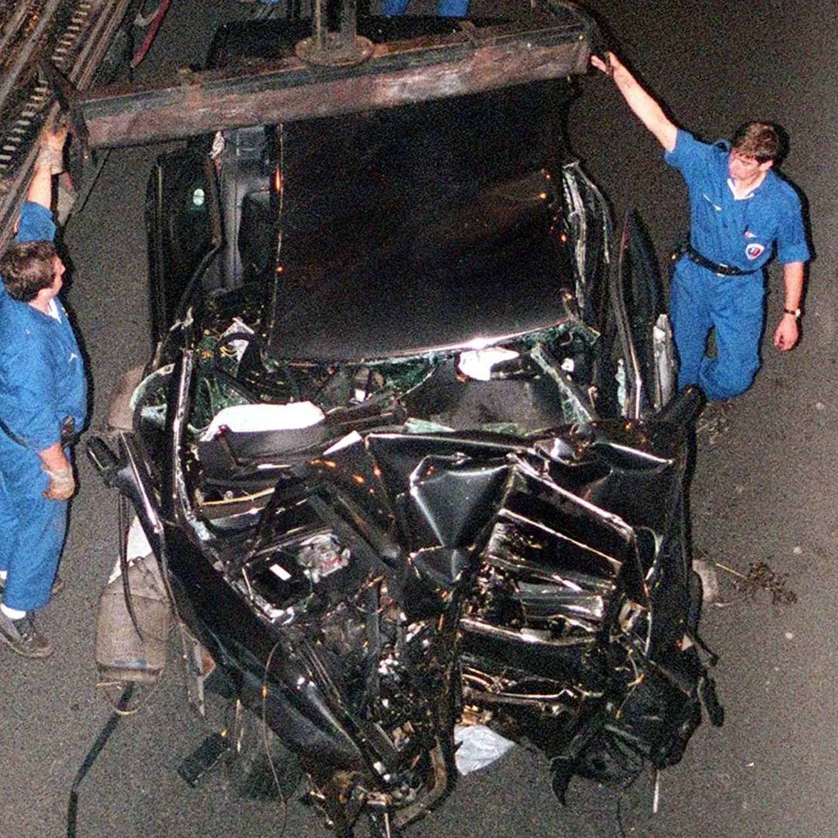 Vrak Mercedesu, v ktorom zahynula princezná Diana.