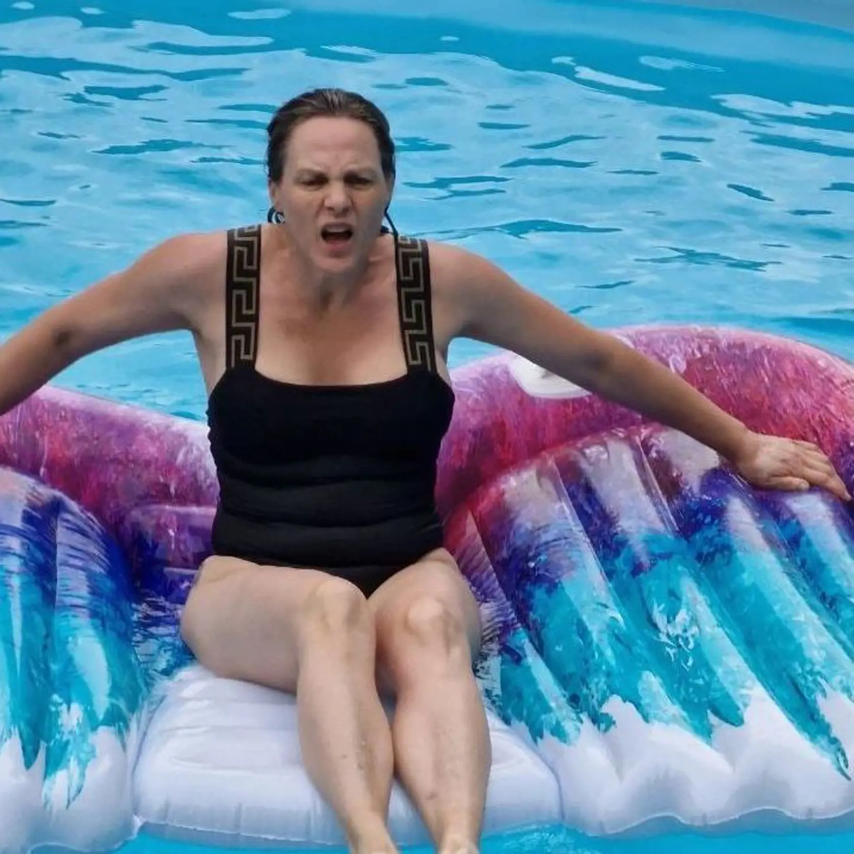 August 2023: Adriana Poláková ukázala postavu v plavkách.