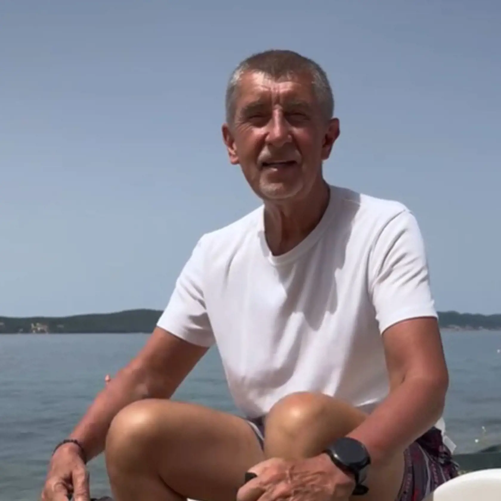 Babiš pobavil svojou obuvou počas nedávnej dovolenky.