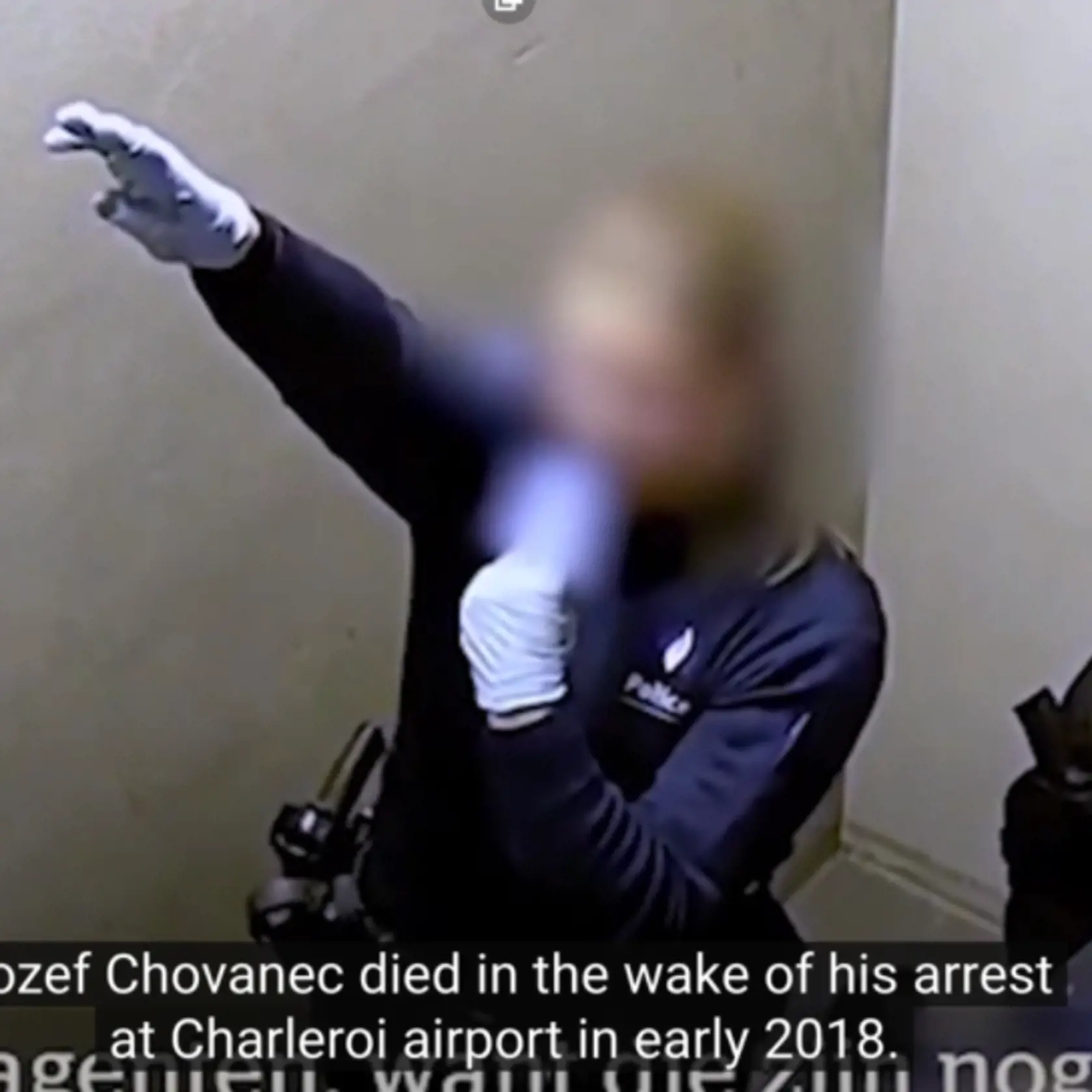 Jozef Chovanec zomrel po prevoze do nemocnice po tom, ako sa stal obeťou neprimeraného zásahu a tiež neetického správania členov letiskovej polície v cele predbežného zadržania na letisku v Charleroi vo februári 2018.