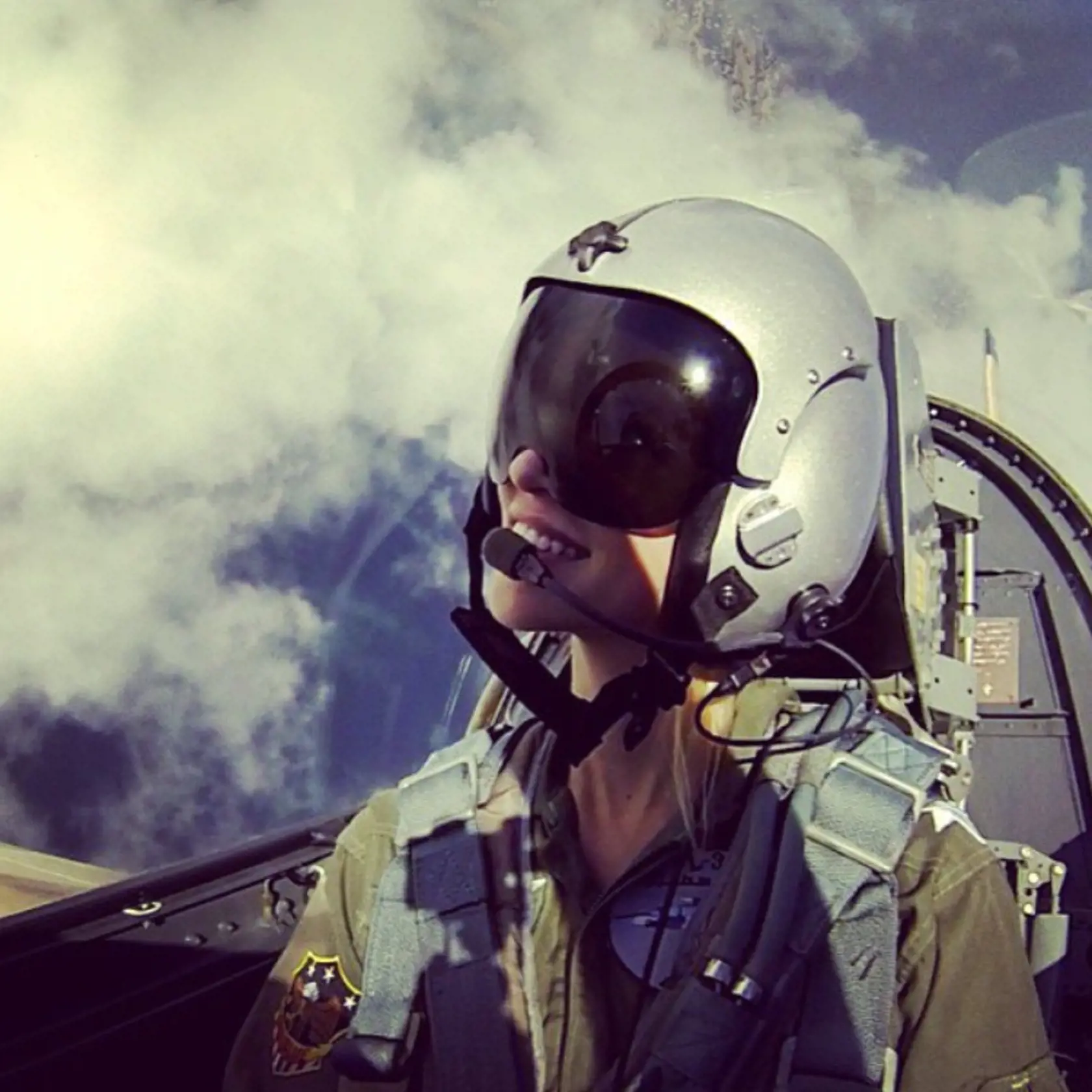 Naďa je v súčasnosti úspešná pilotka a inštruktorka lietania.