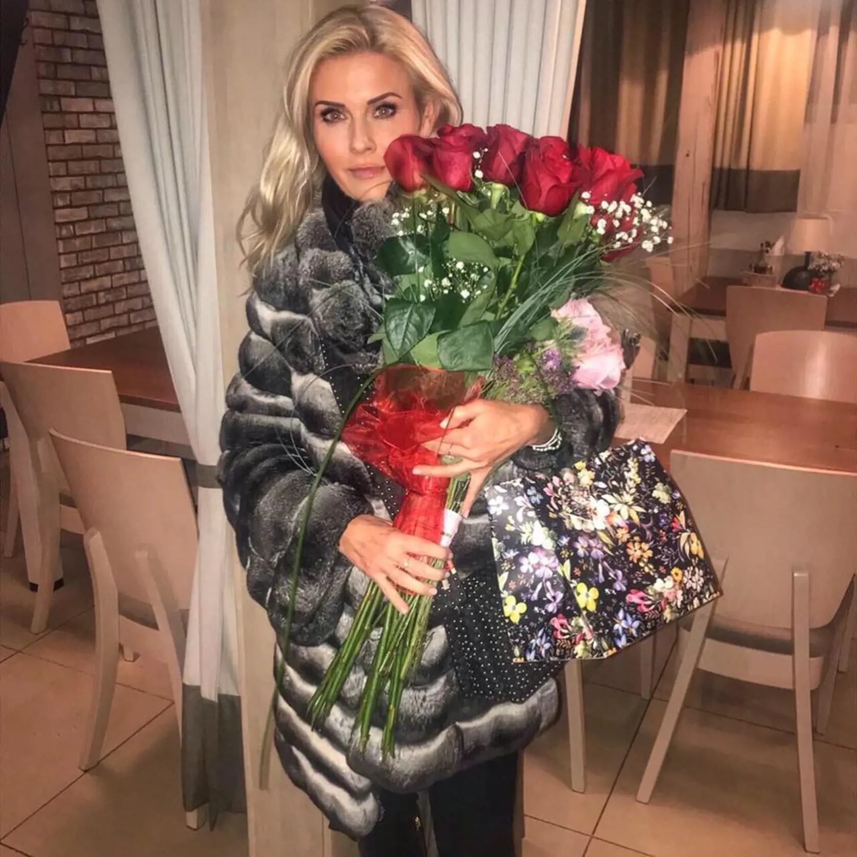 Monika Jankovská je žena, ktorá si popri práci vedela vždy aj užívať život.