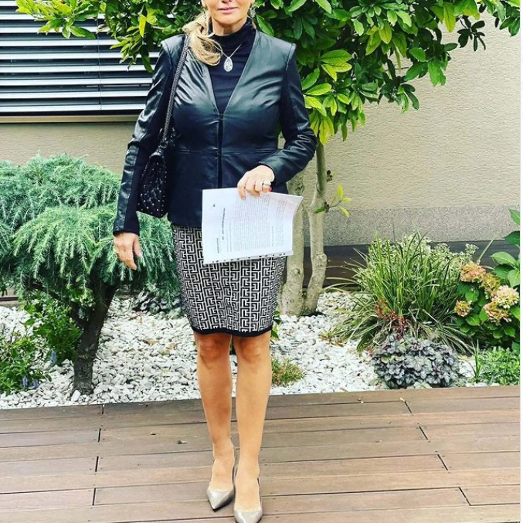 Na pracovný obed so slovenskými novinármi si Monika Beňová obliekla sukňu za takmer 900 eur.