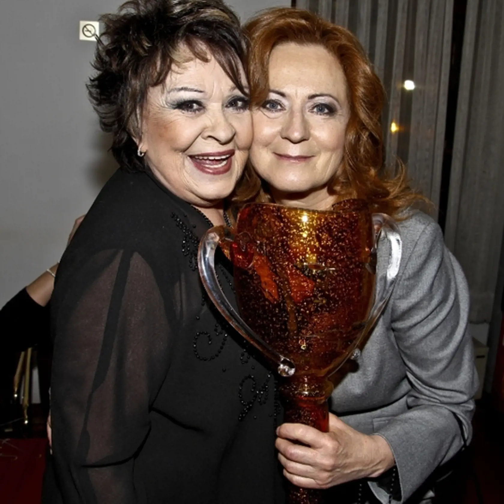 Jiřina Bohdalová s dcérou, ktorá išla v maminých šľapajach, Simonou Stašovou.