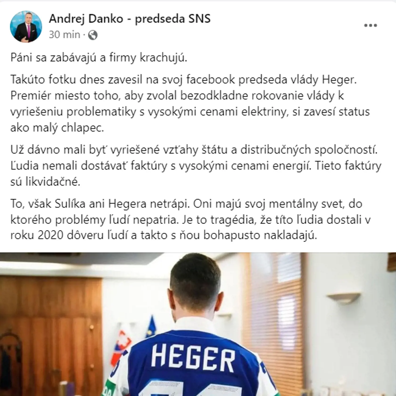 Nevšedný spôsob gratulácie dočasne povereného premiéra Hegera sa nepozdávalo ani Andrejovi Dankovi.
