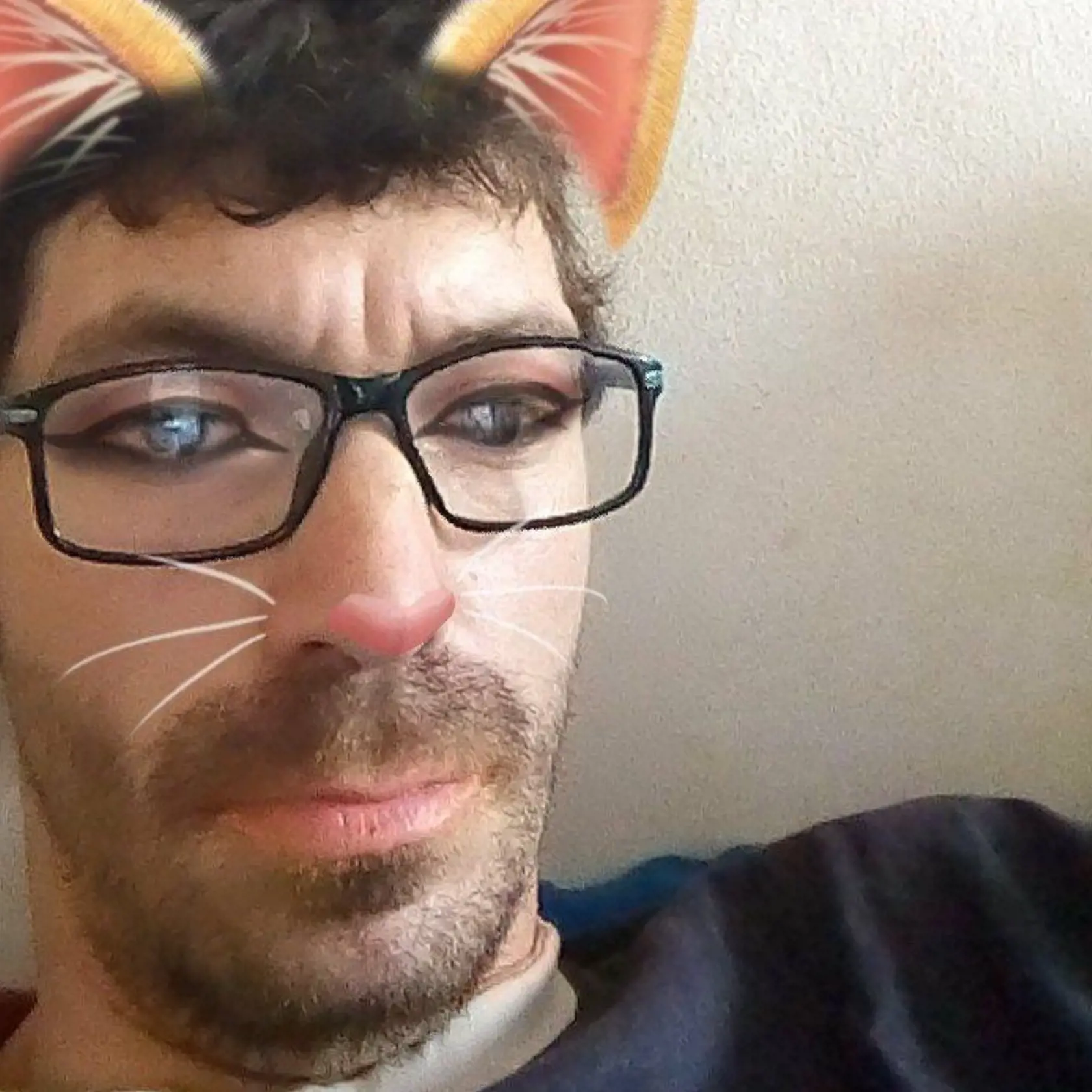 Tonko si vyskúšal aj aplikáciu a pridal si takéto "vylepšenie" na tvár.