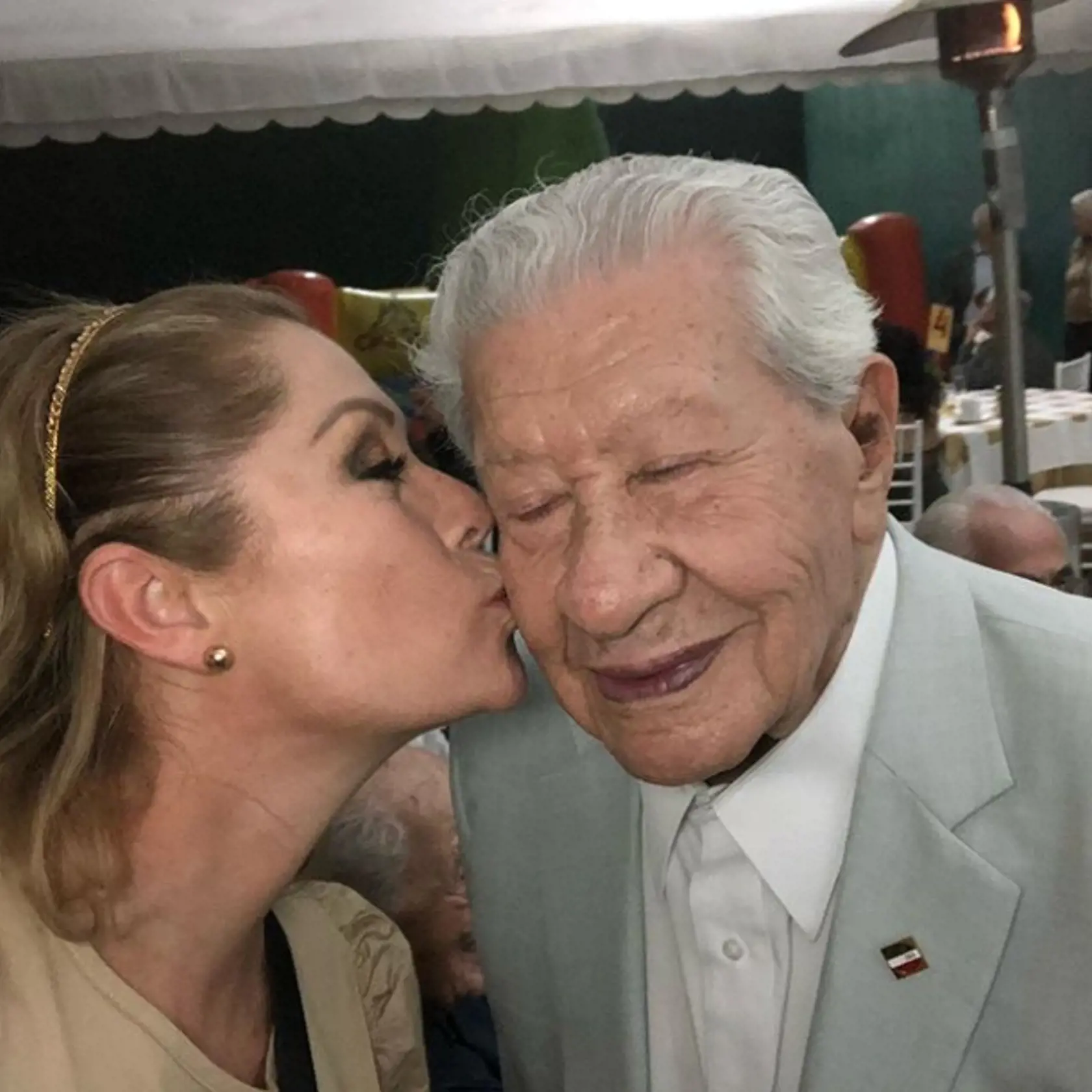 „Keby vedel, ako veľmi ho chcem,“ napísala k snímke seriálová Esmeralda.