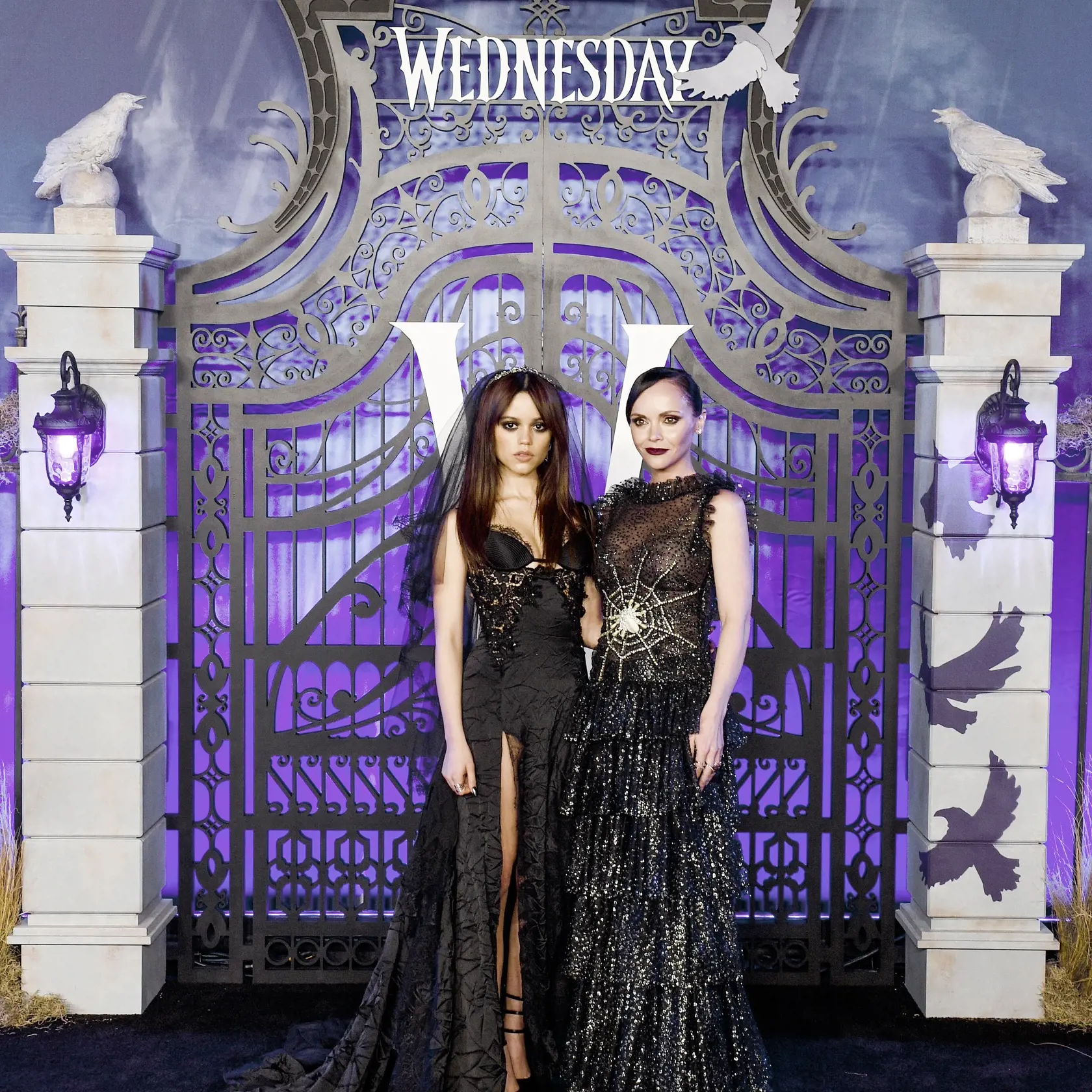 Rodina Addamsovcov - Wednesday zo seriálu Wednesday a Wiednesday z filmov Addamsová rodina