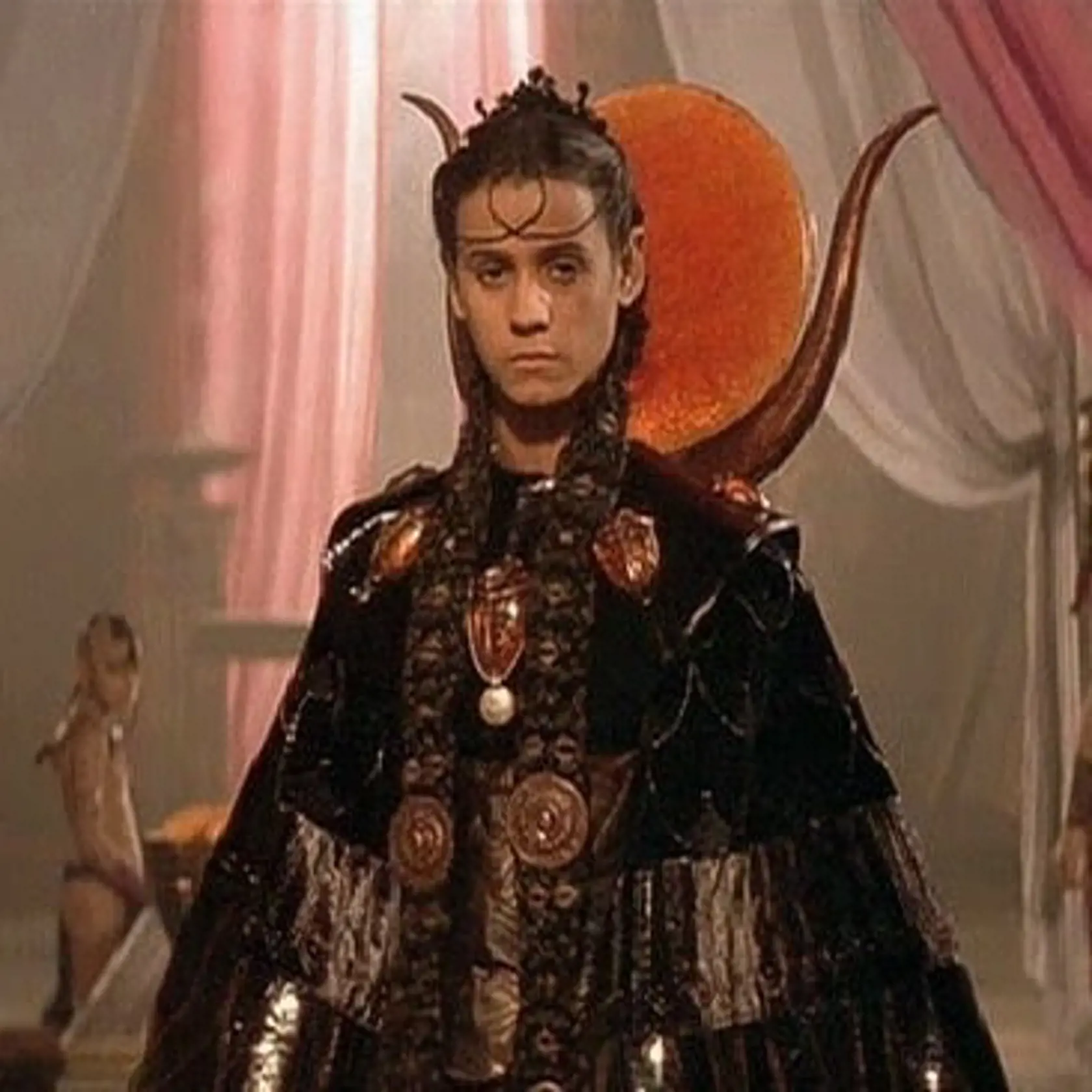 Jaye Davidson vo filme Hviezdna brána