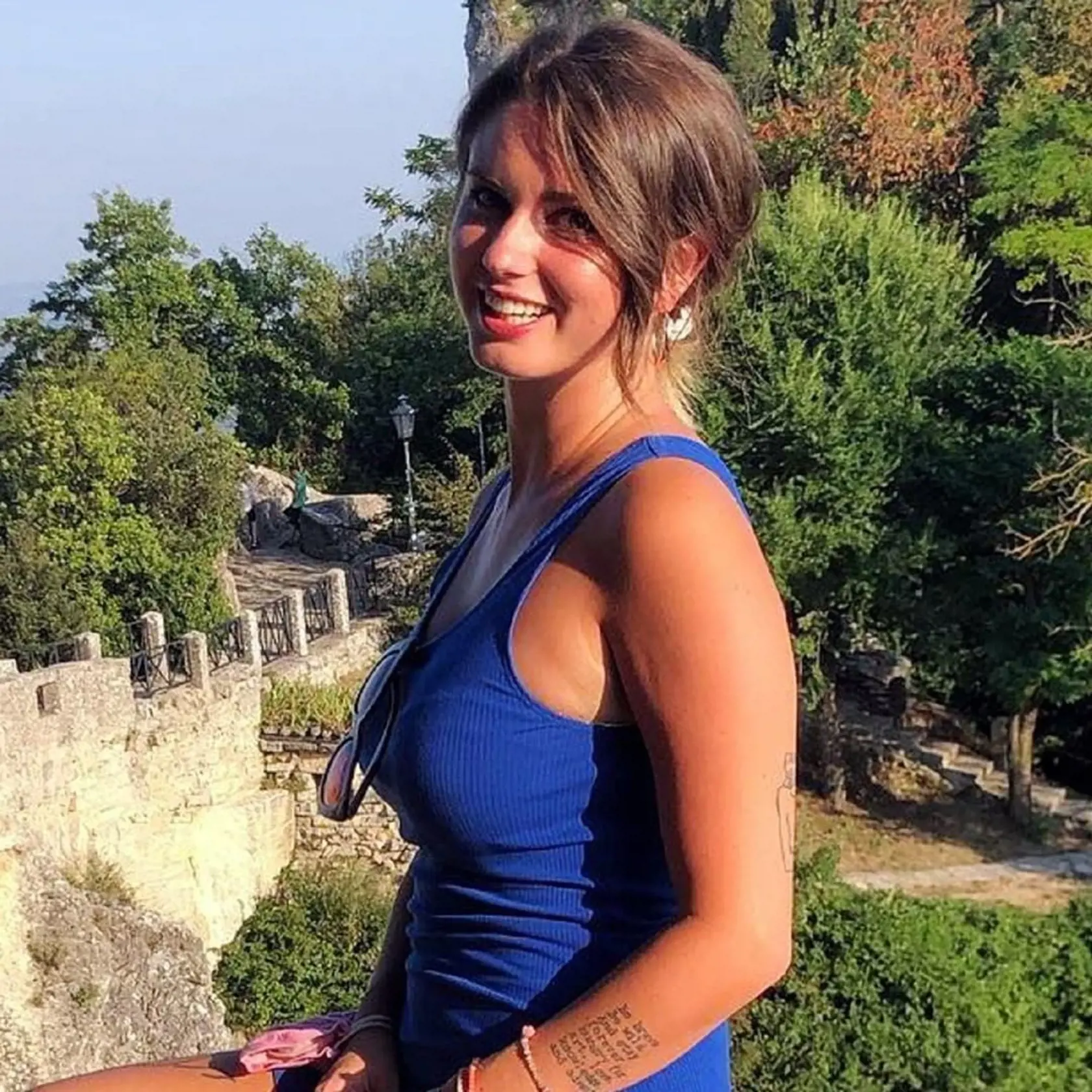 Aby sa zbavil tela zavraždenej ženy mal si následne podľa vyšetrovateľov kúpiť pílu a telo Carol rozrezal na pätnásť kusov, ktoré potom dal do vriec na odpadky. Ešte predtým ale, než telo rozrezal, pokúsil sa vraj popáliť ženinu tvár, aby ju nemohli policajti identifikovať.