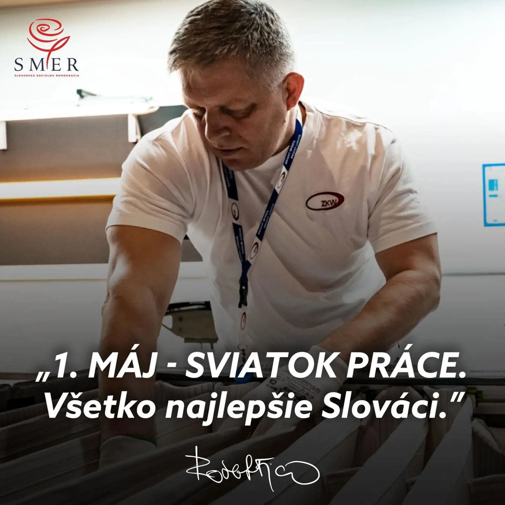 Viacerých zaujala fotografia Fica pri páse, kde sa nedajú nevšimnúť namakané bicepsy 59-ročného premiéra.