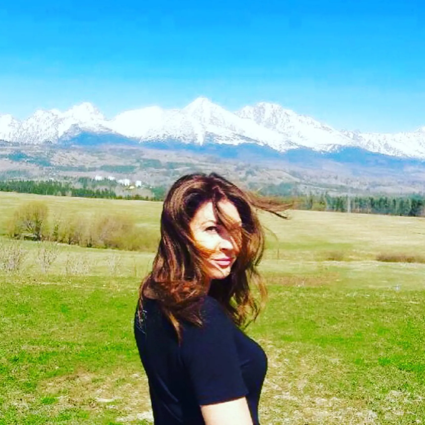 Andrea Tatarková, exmisska, moderátorka, podnikateľka: "Milujeme Belianske Tatry, zamierime preto do obce Ždiar, kde si dokážeme oddýchnuť nielen v zime, ale aj v lete. Odtiaľ podnikneme výlet do Zakopaného, ale aj túry do Monkovej doliny, ku Skalným vrátam, budeme sa kochať pohľadom na Ždiarsku vidlu i majestátny Havran. Doprajeme si tiež wellness a prechádzky na zdravom tatranskom vzduchu."