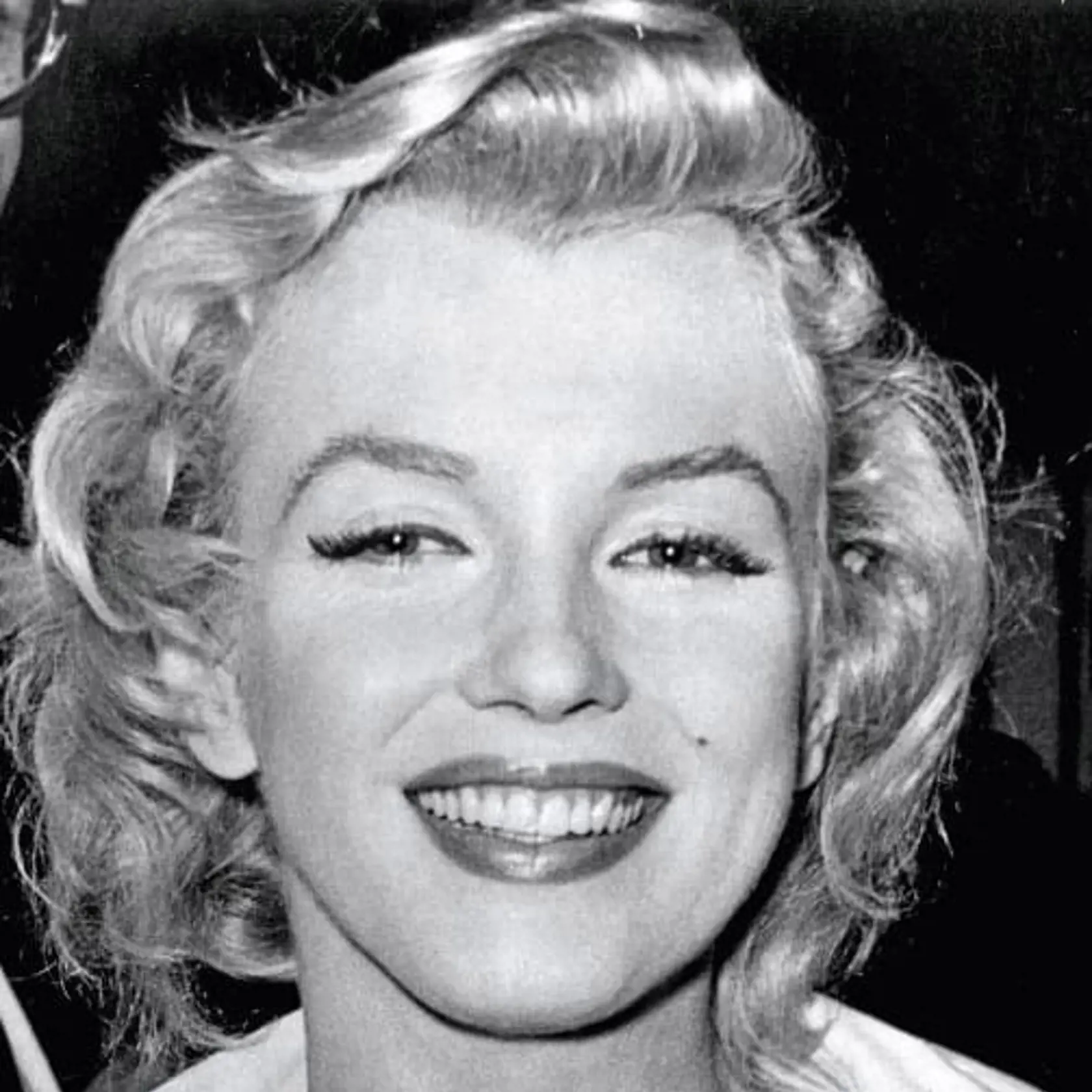 (FILE PHOTO) In this composite image a comparison has been made between Marilyn Monroe (L) and Actress Michelle Williams. Oscar hype begins this week with the announcement of the nominations for the 69th annual Golden Globes and the 18th Annual Screen Actors Guild Awards. Luise Rainer became the first actress to receive an Academy Award for her role in the 1936 biopic 'The Great Ziegfeld,' playing stage performer Anna Held. Over half of the last ten Oscars for best actor or actress have been for performances in a biopic. The trend continues this year with the nominations for actors Michelle Williams, Meryl Streep, Viggo Mortensen, Brad Pitt and Leonardo DiCaprio for their roles in 'My Week With Marilyn.' 'The Iron Lady,' 'A Dangerous Method,' 'Moneyball' and 'J Edgar.'  ***LEFT IMAGE***1956:  American film star Marilyn Monroe (Norma Jean Mortenson or Norma Jean Baker, 1926 - 1962) smiles on July 14, 1956.  (Photo by Evening Standard/Getty Images)***RIGHT IMAGE***CANNES, FRANCE - MAY 18:  Actress Michelle Williams attends the "Blue Valentine" Photocall at the Palais des Festivals during the 63rd Annual Cannes Film Festival on May 18, 2010 in Cannes, France.  (Photo by Sean Gallup/Getty Images)