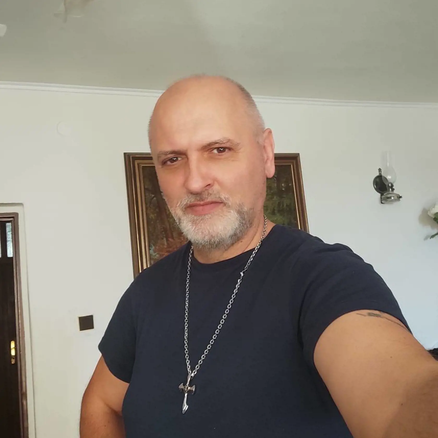 Danny: Mimopracovne by som telefón ani nezdvihol. Nie som na vojne aby som držal dvadsaťštyrihodinovú pohotovosť. Zato nik nie je platený.