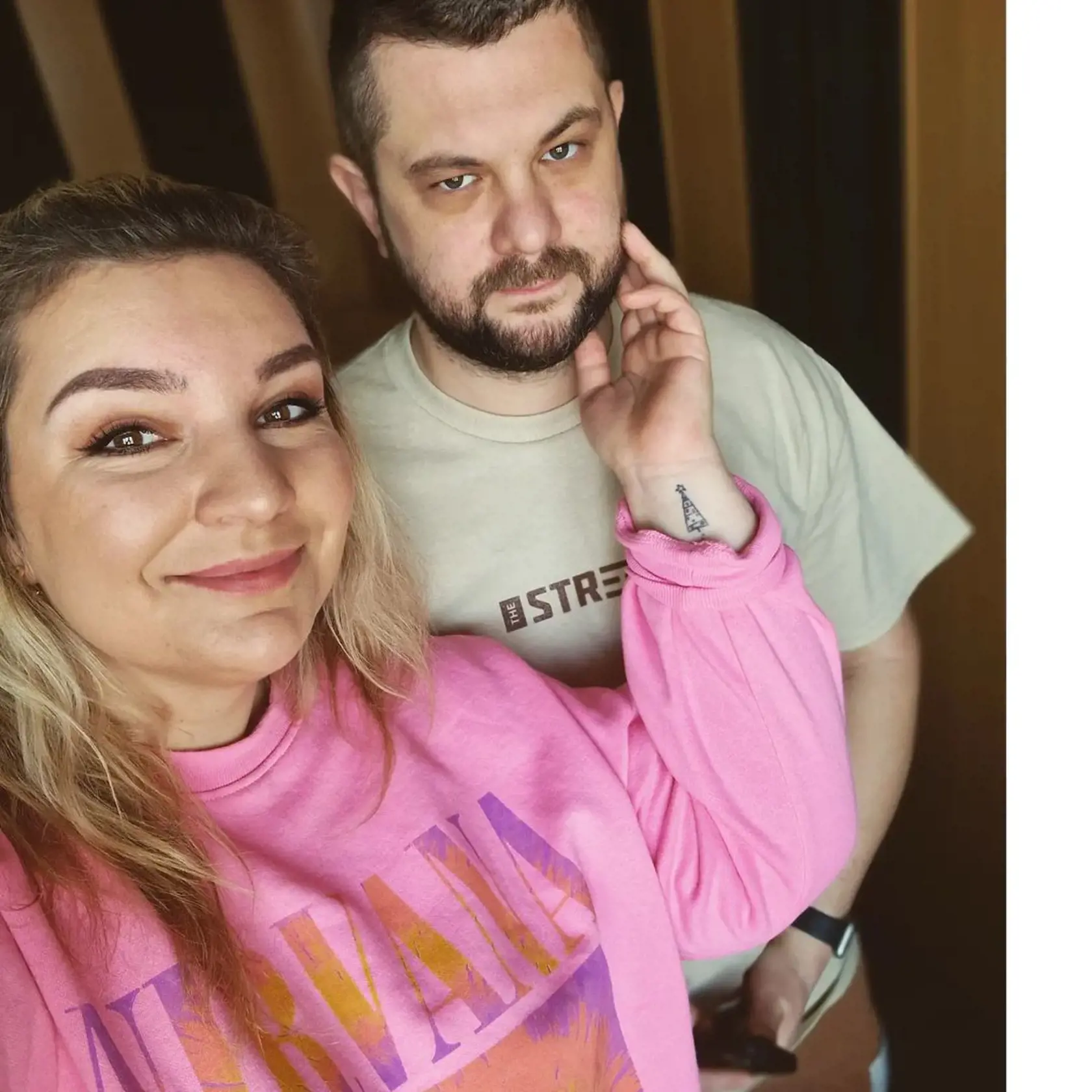 Komička Simona s partnerom.