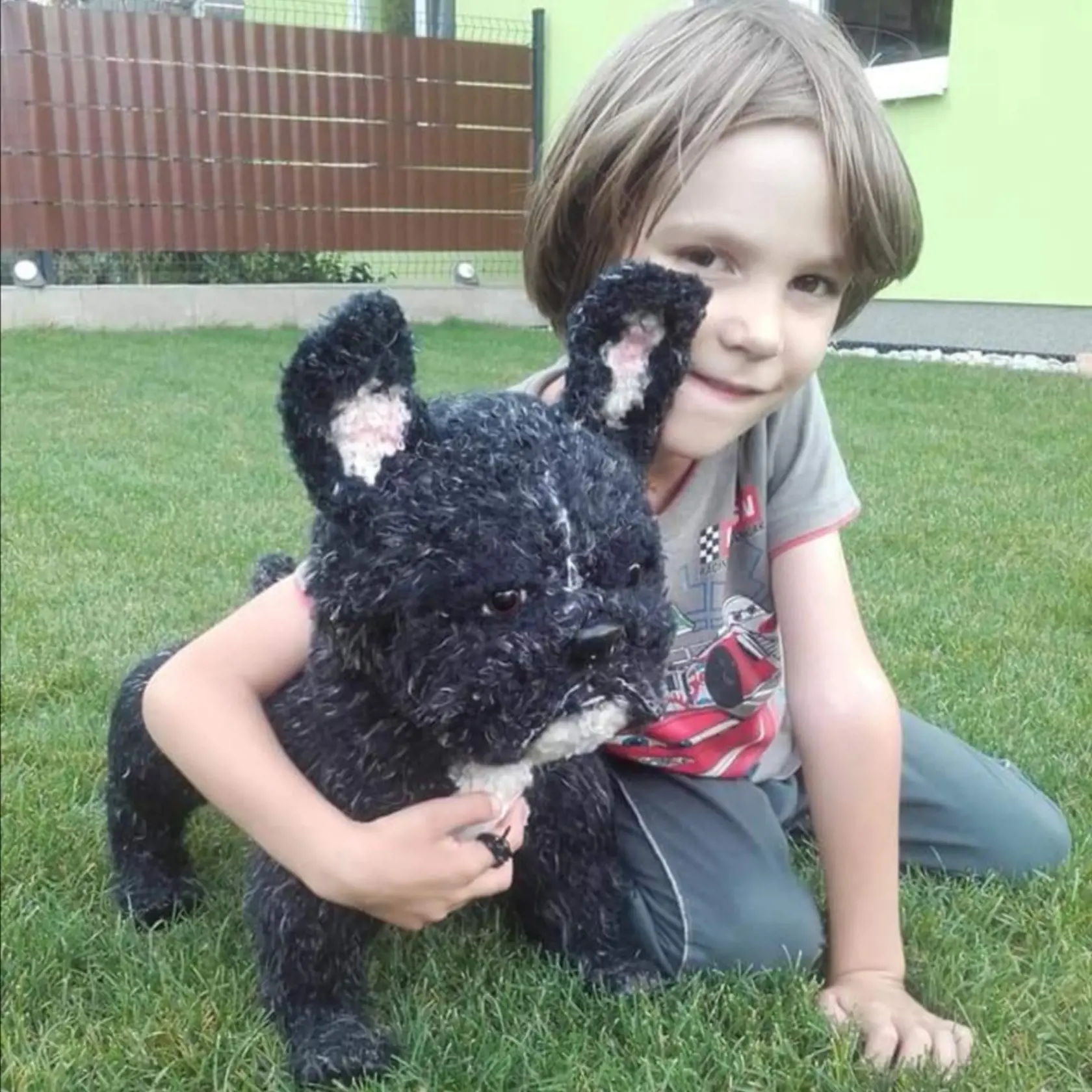 Synovia Vierky sa tešia z každého nového uháčkovaného psíka.